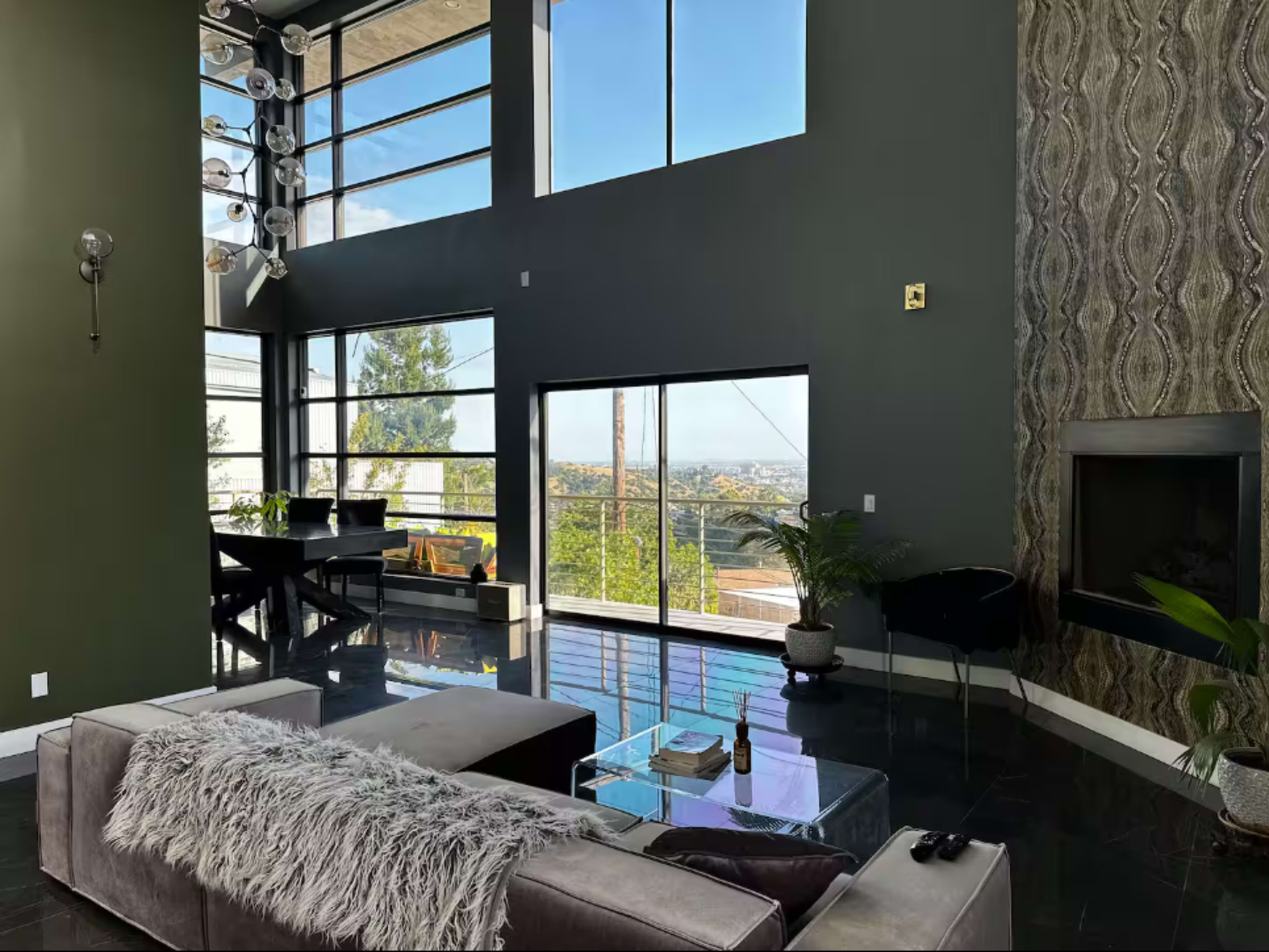 FrameScout | Stylish Hillside Home with City Views | Ideal for Filming ...