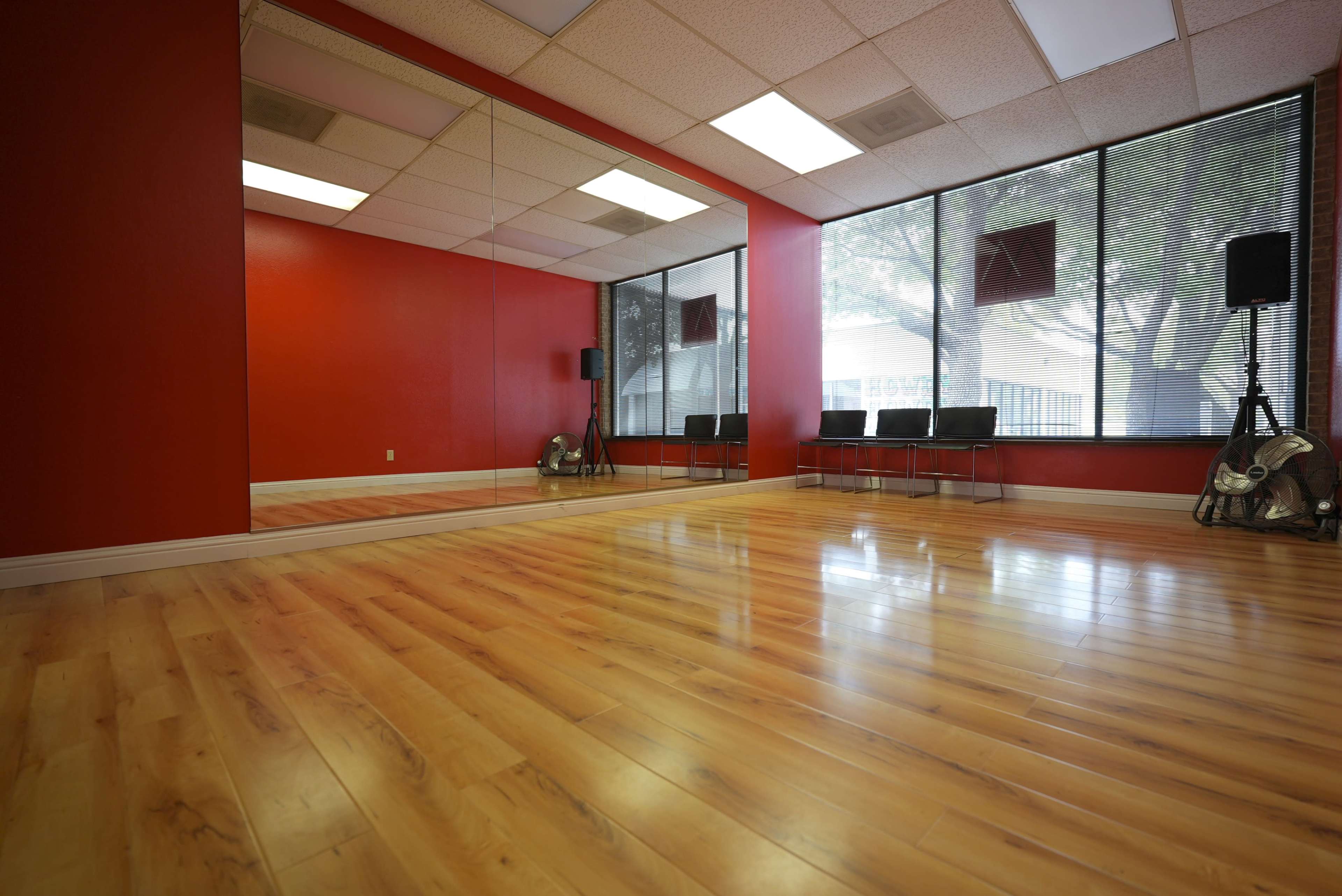 Room 6 - Mirrored Studio with Window.  Hourly Rental Near Addison Dallas Image in Farmers Branch, Dallas,, TX