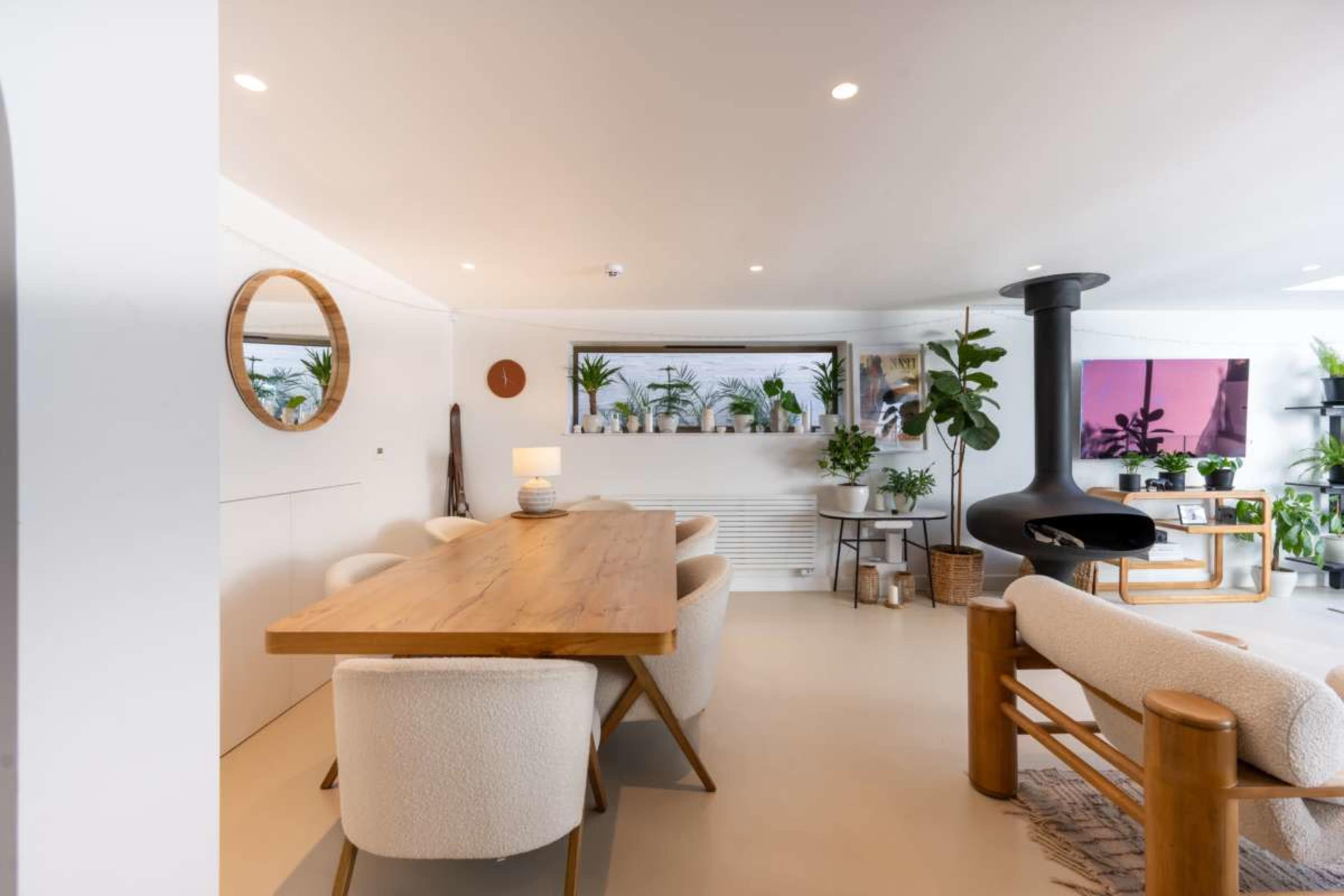 Subterranean, Bright & Modern Home Image in London, London, ENG