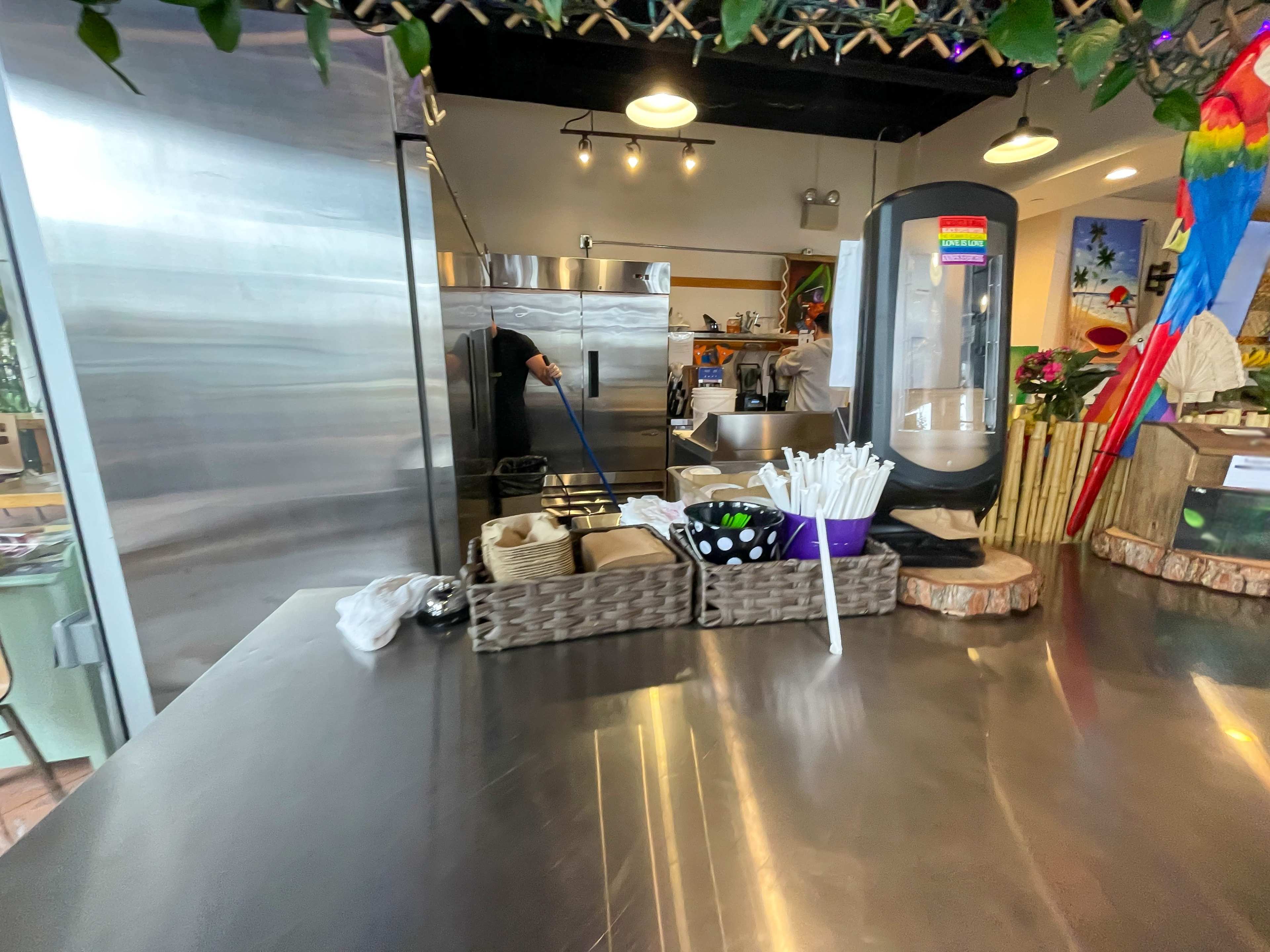 Spacious Tropical Cafe Image in North Hollywood, North Hollywood, CA