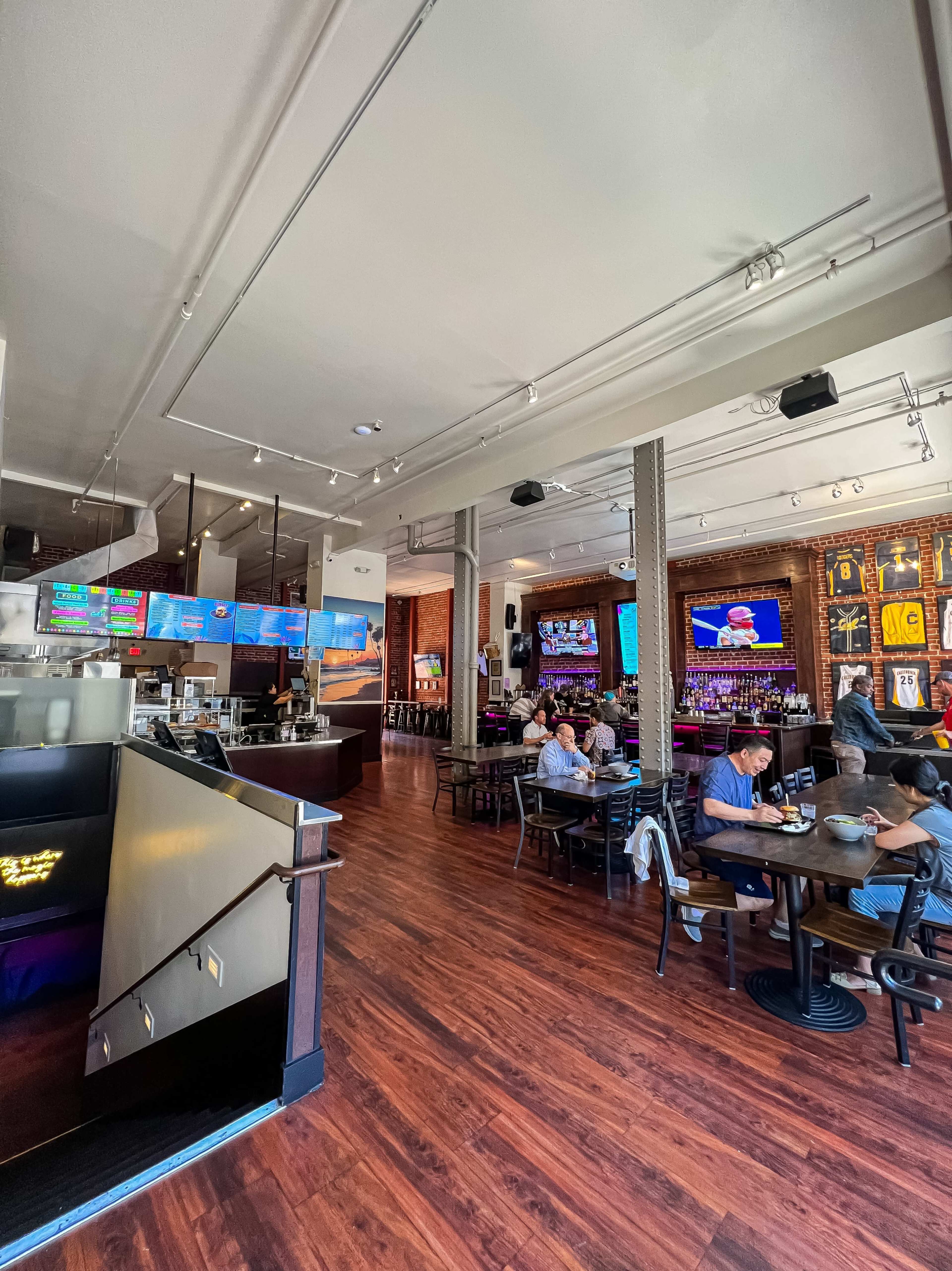 Berkeley Lounge and Bar Image in Telegraph, Berkeley, CA