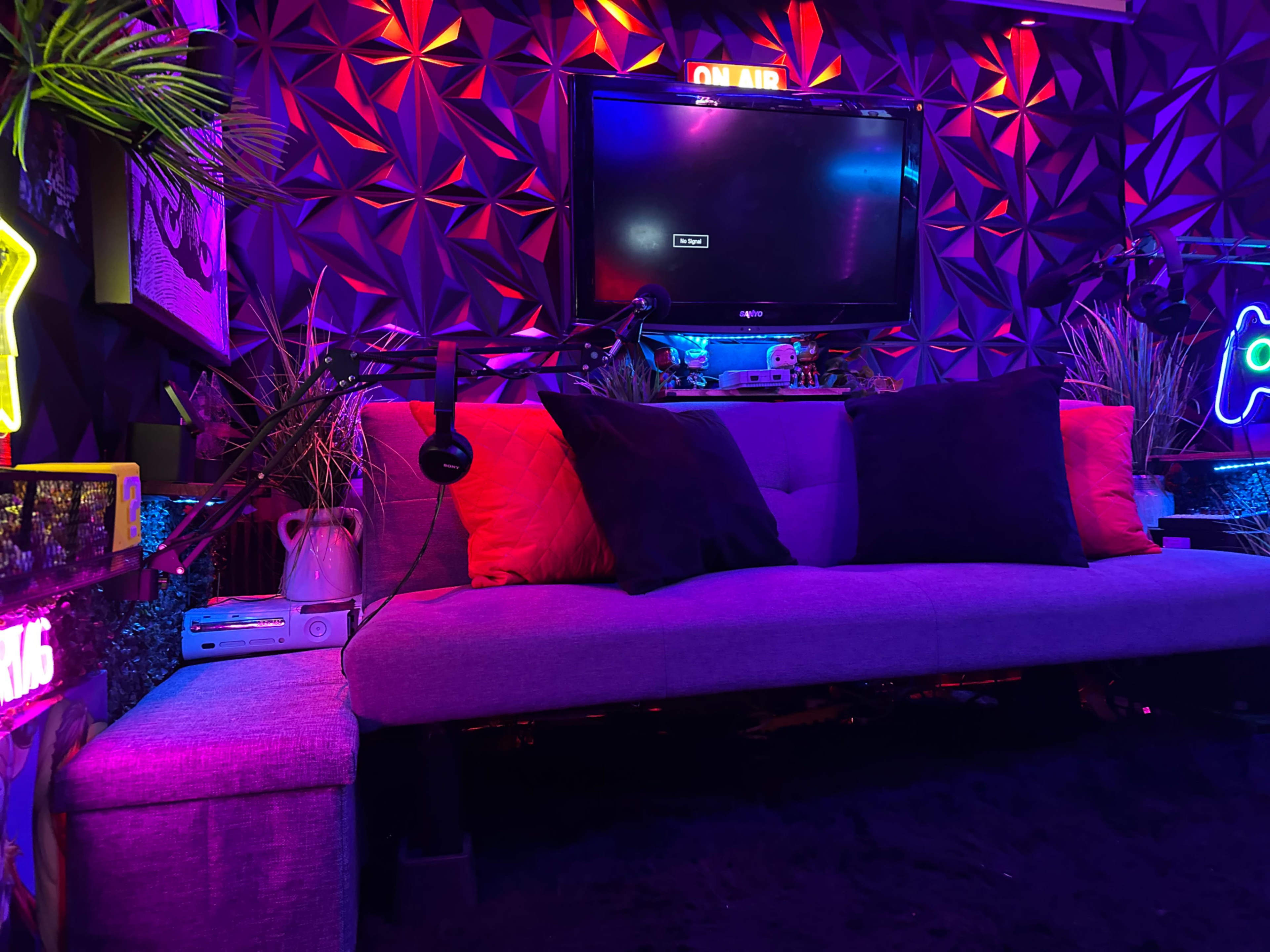 Clubhouse Style Podcast/Content Creation Studio Uptown (HD Video Session Recording Included w/ Every Podcast Booking) Image in Elizabeth, Charlotte, NC