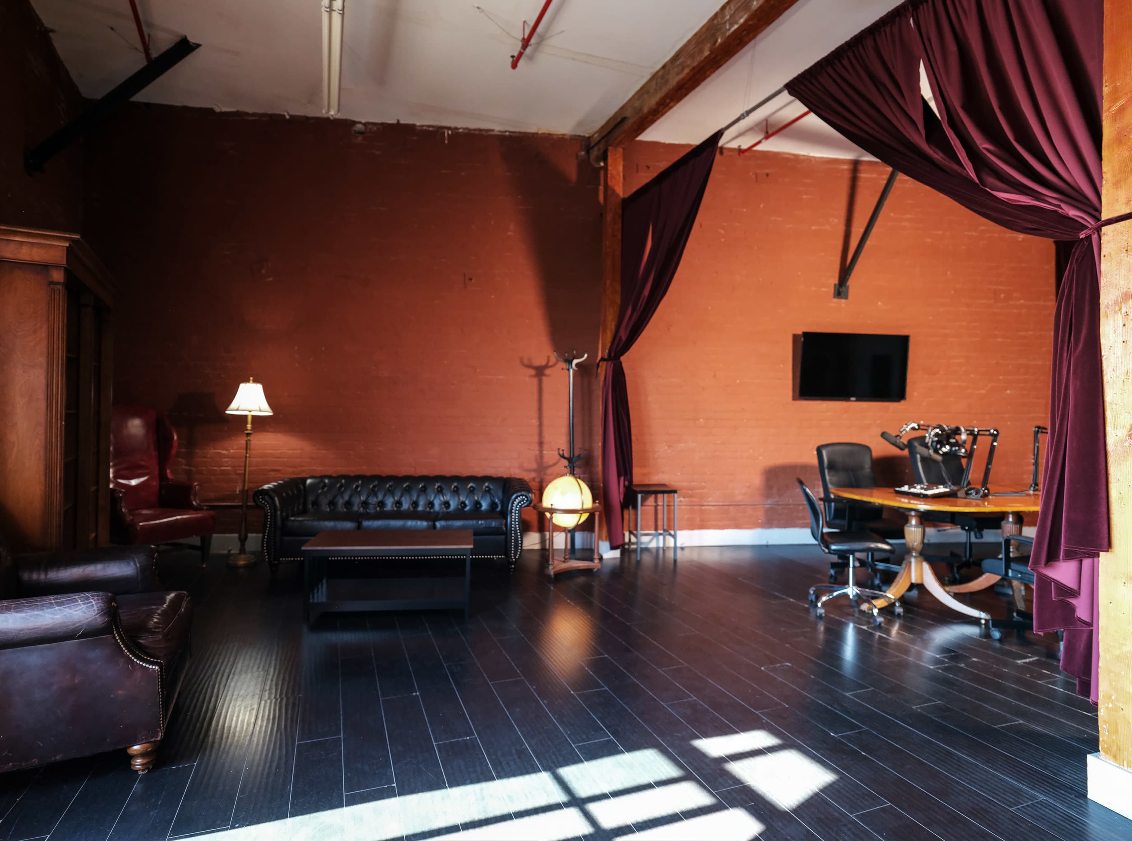 Li Media Studio | Downtown Loft Studio with AC and White Cycwall, Los ... - Downtown Loft Photo Studio Los Angeles Ca