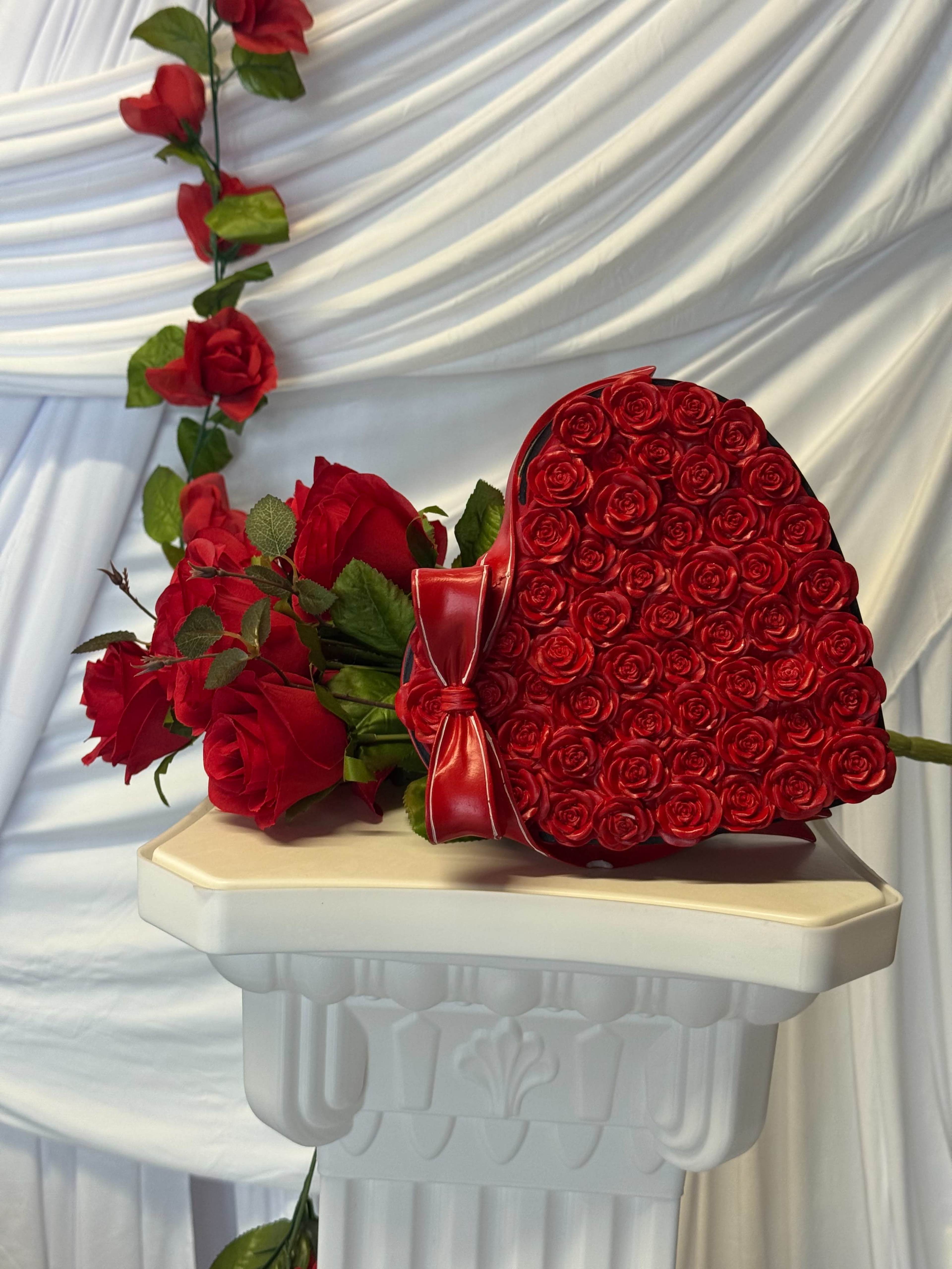 16ft White Cyc Wall + Creative Sets & LED Light Wall Image in Garfield Park, Chicago, IL