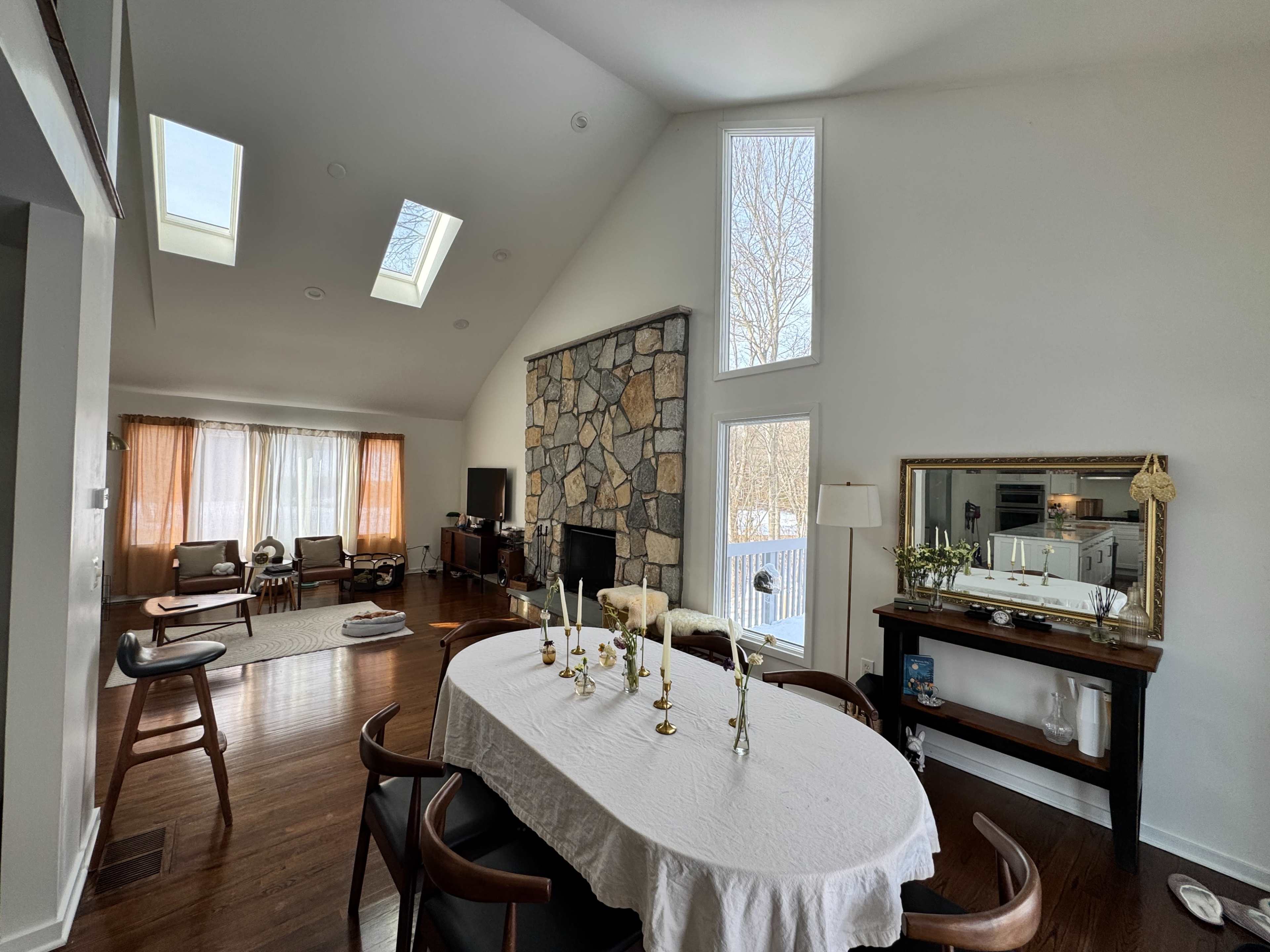 Cozy modern one acre home with loft style livingroom Image in Monroe, Monroe, CT