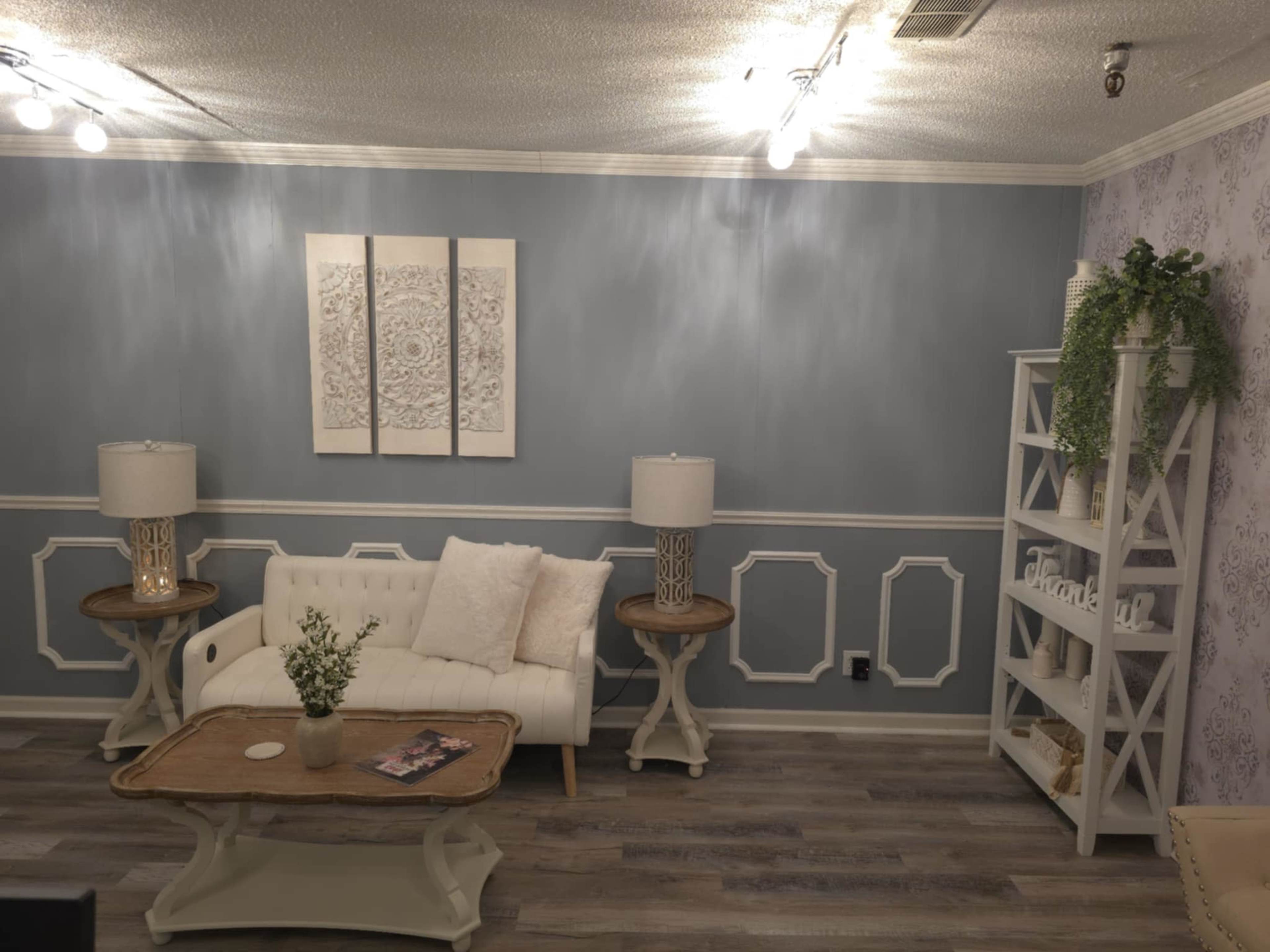 Two-room photography space with an eloquent meeting/waiting space and separate space to take pictures. Image in Johnson City, Johnson City, TN