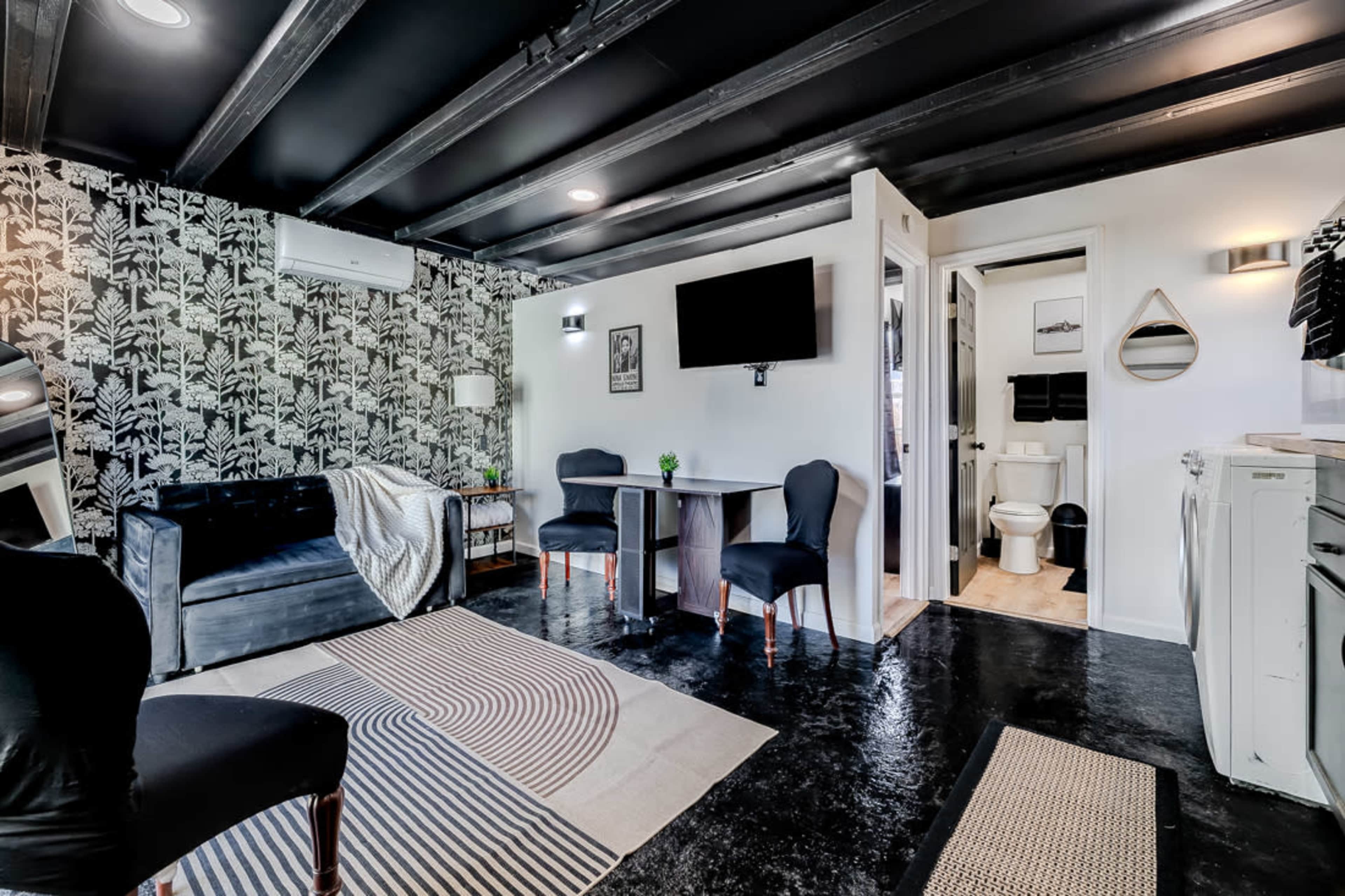 Quiet Savannah Retreat – 10 Minutes to Downtown Image in Port Wentworth, Port Wentworth, GA