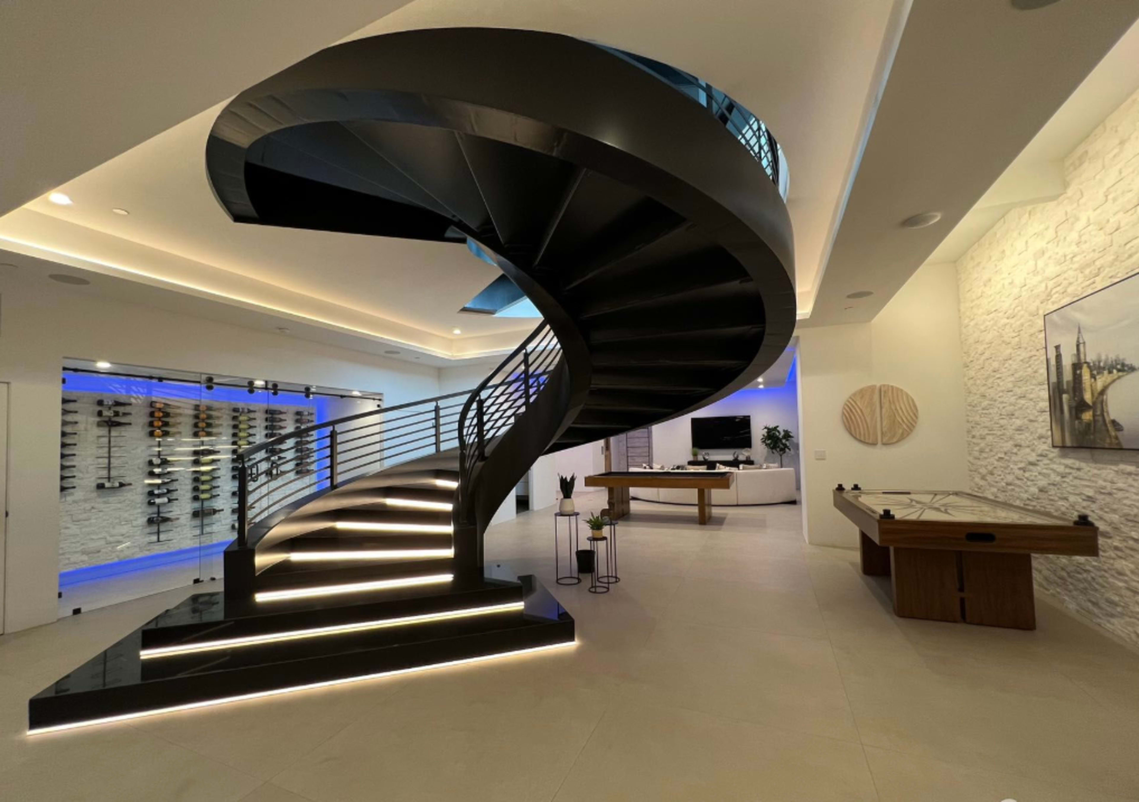 Spiral Staircase LA Mansion for Film Production Image in Tarzana, tarzana, CA