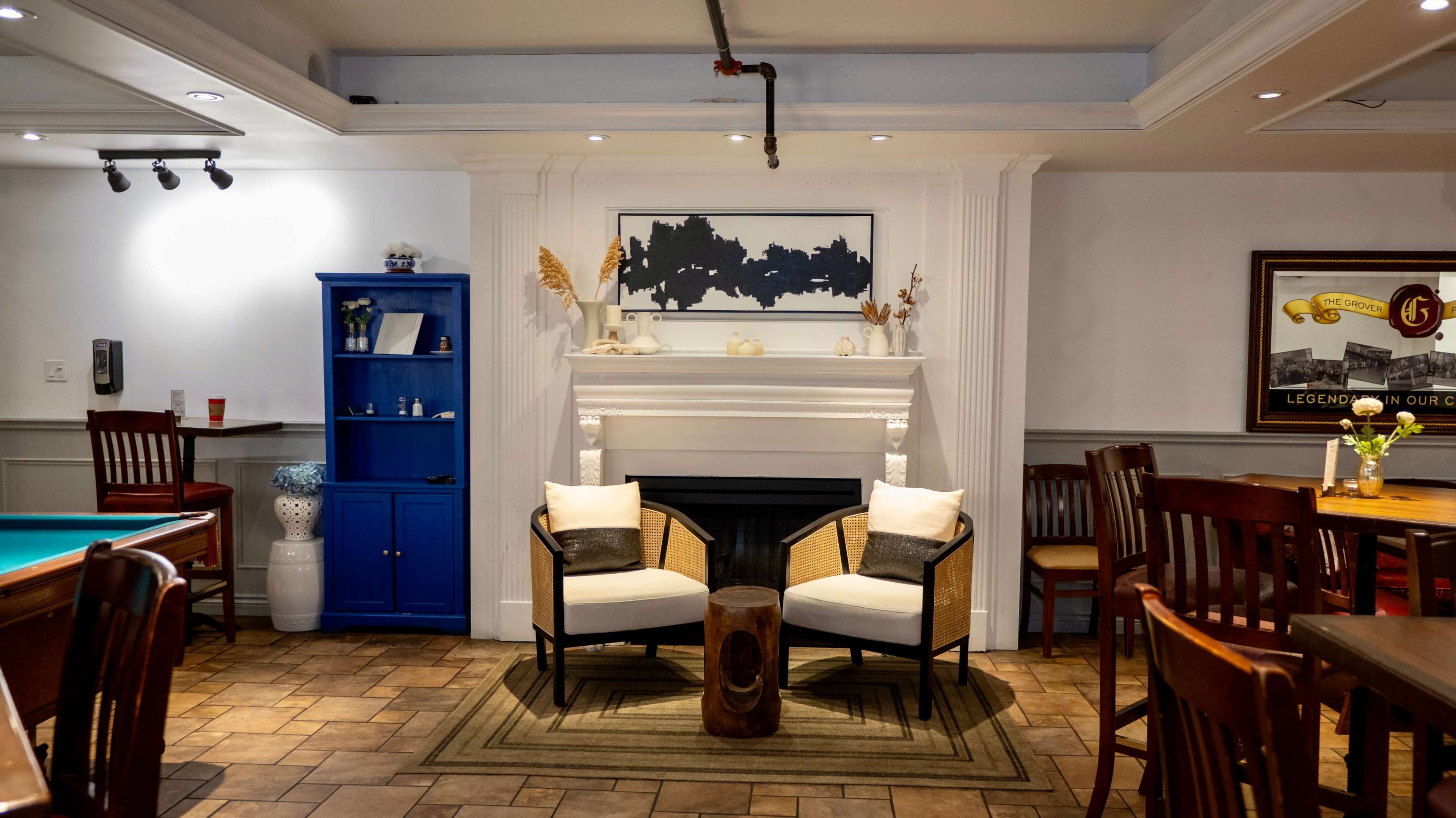 Classy and cozy lounge and bar Image in Upper Beaches, Toronto, ON