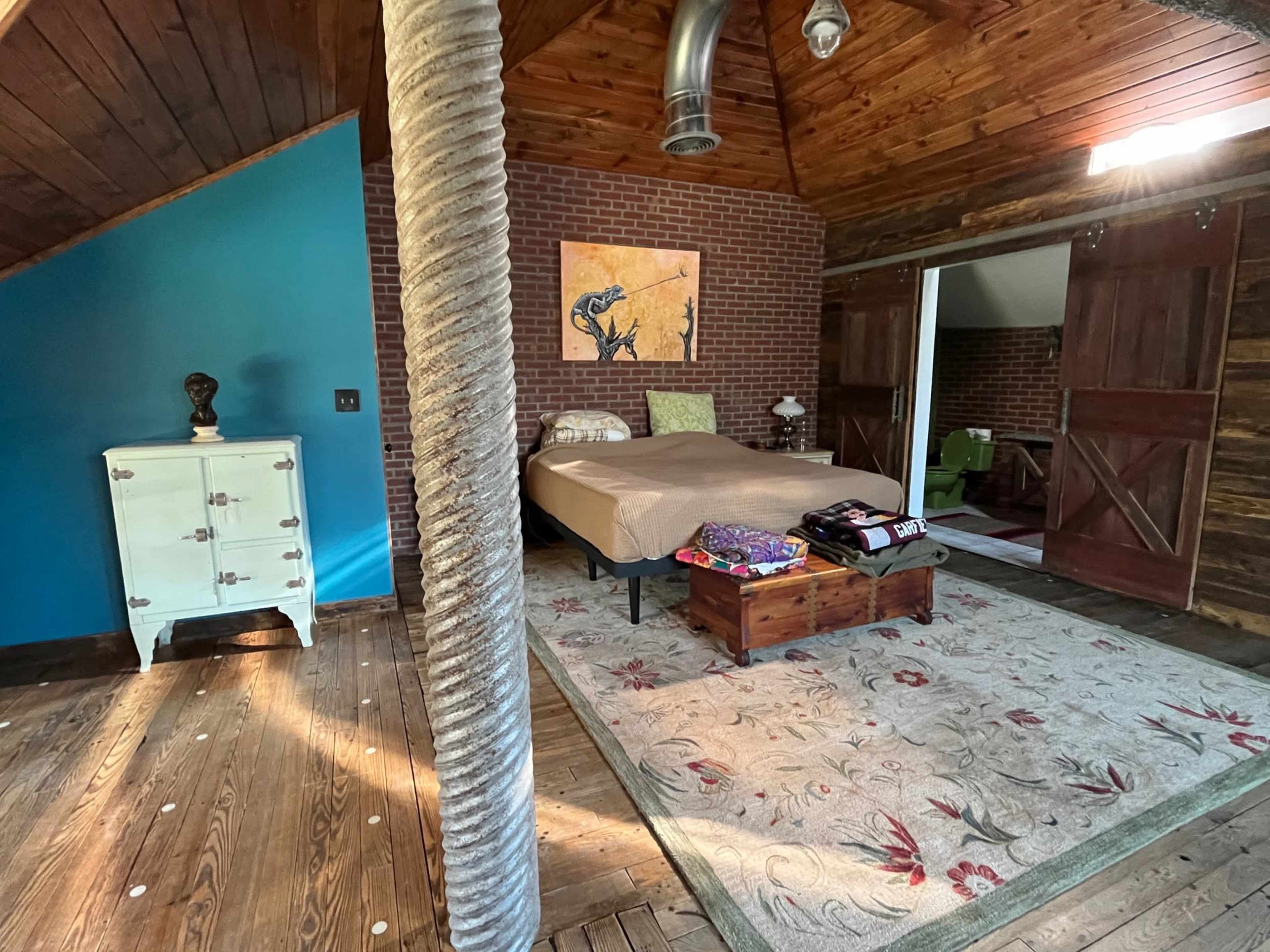 Urban Patio Oasis & Industrial Loft Image in Martin Drive, Milwaukee, WI