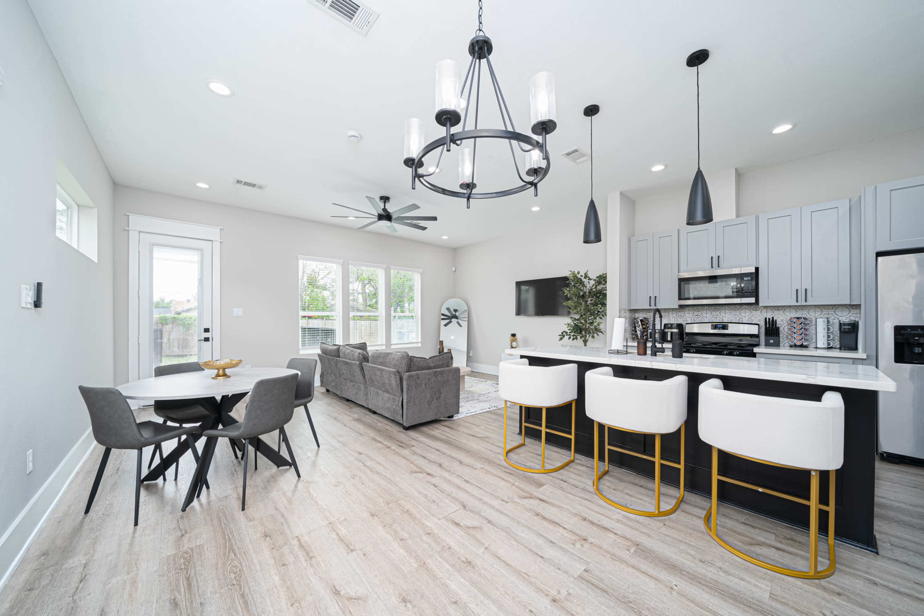 Central Modern Luxe 3BR/2.5BA H-Town Getaway Image in Near Northside, Houston, TX