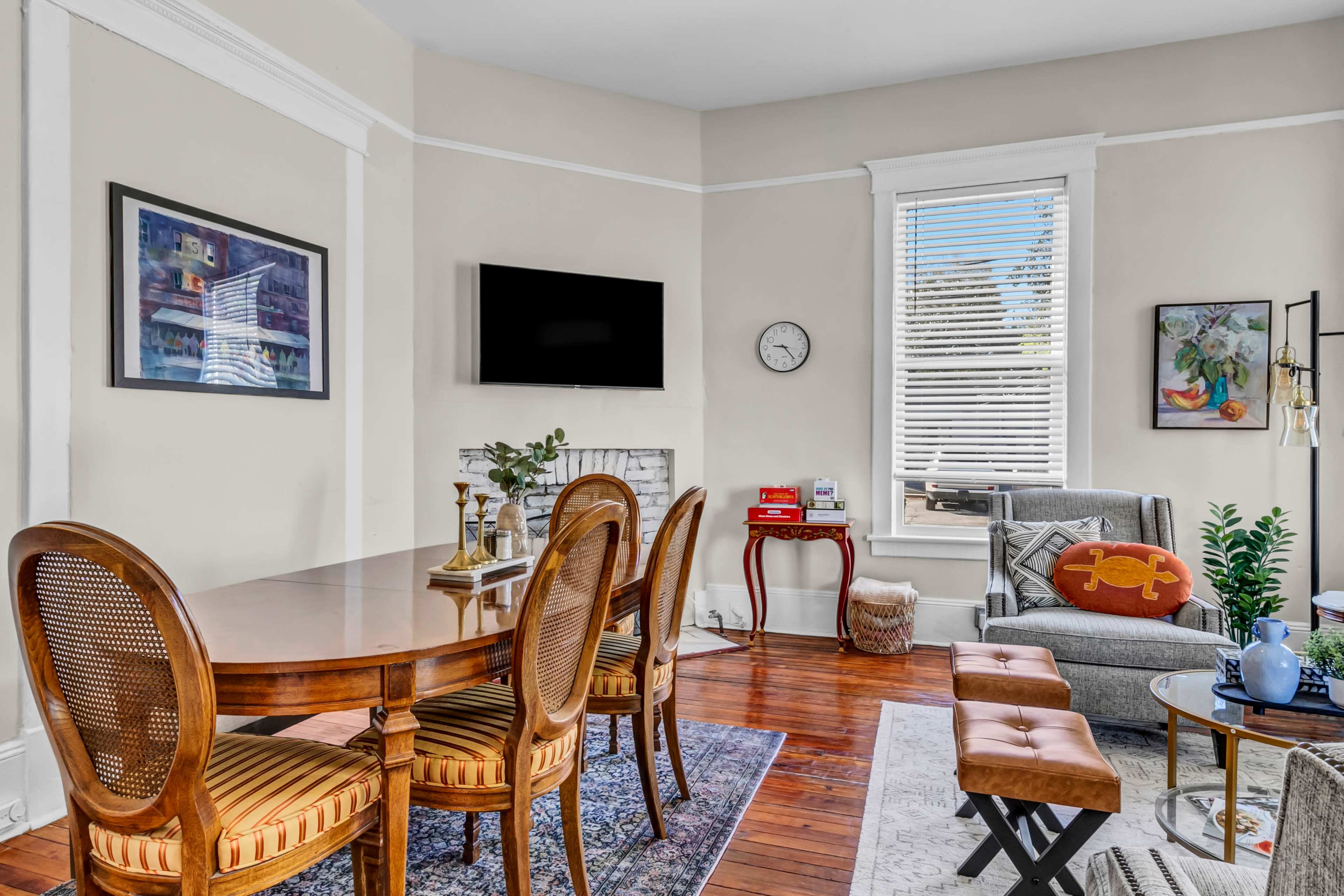 Renovated Historic Downtown Savannah Victorian Duplex with Balconies & Natural Light | Photo, Film & Events Image in Thomas Square, Savannah, GA