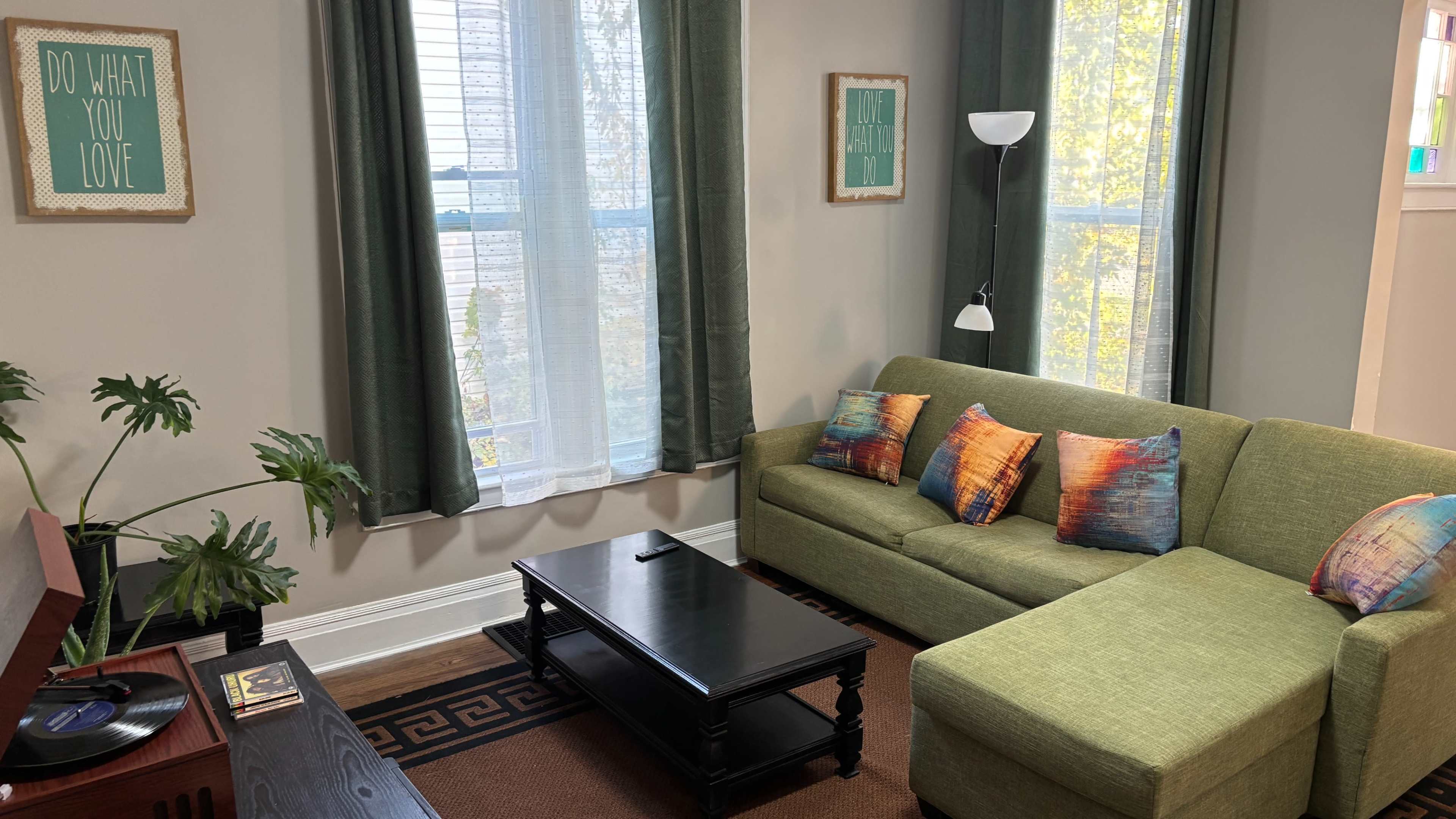 Centrally Located Urban Charming Home Image in Thomas - Dale, Saint Paul, MN