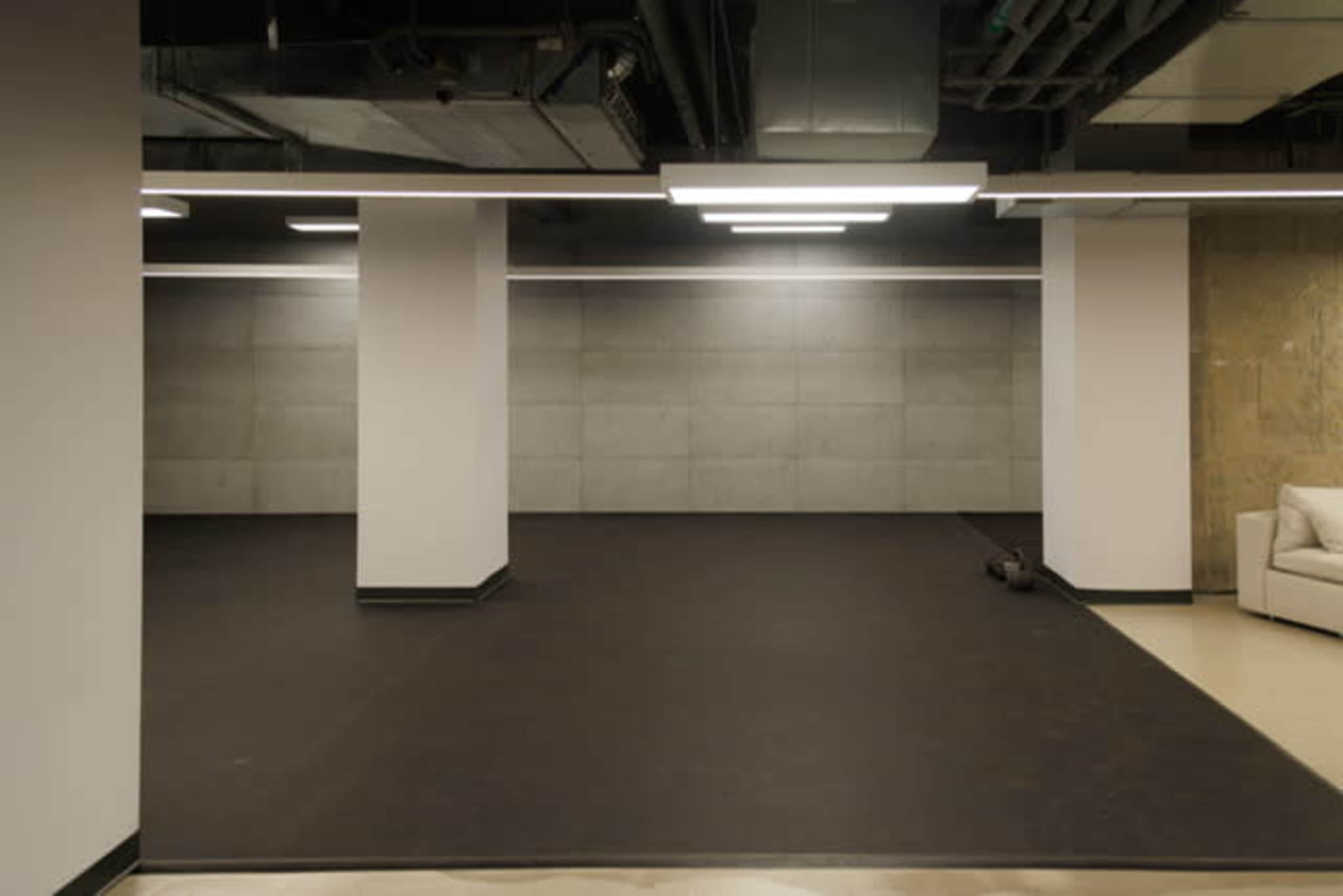 Spacious Downtown Studio with Fitness Area Image in Central Business District, sacramento, CA