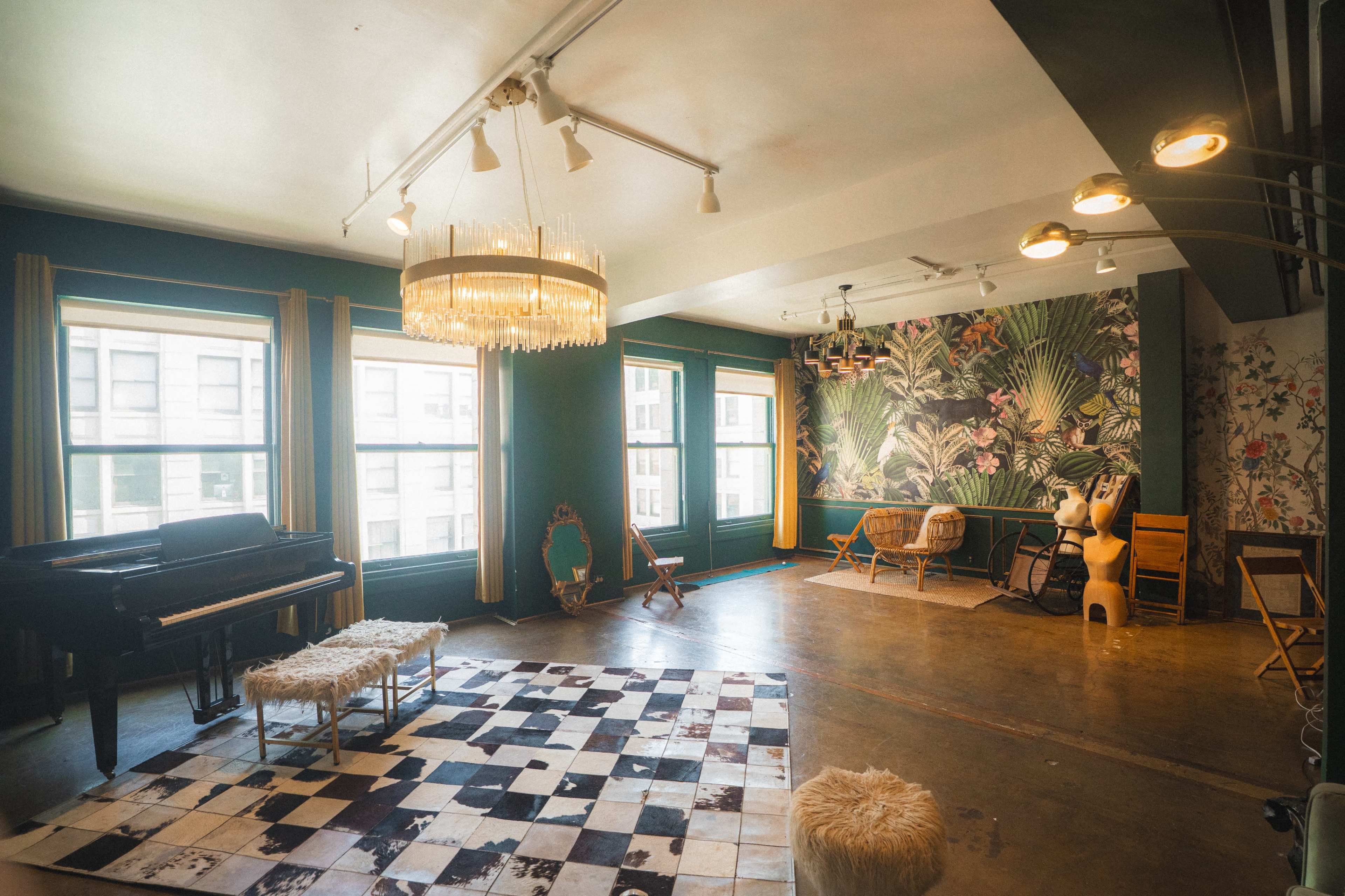 The Green Room – DTLA Studio with Piano, Vintage Décor & Botanical Walls Image in Central LA, Los Angeles, CA