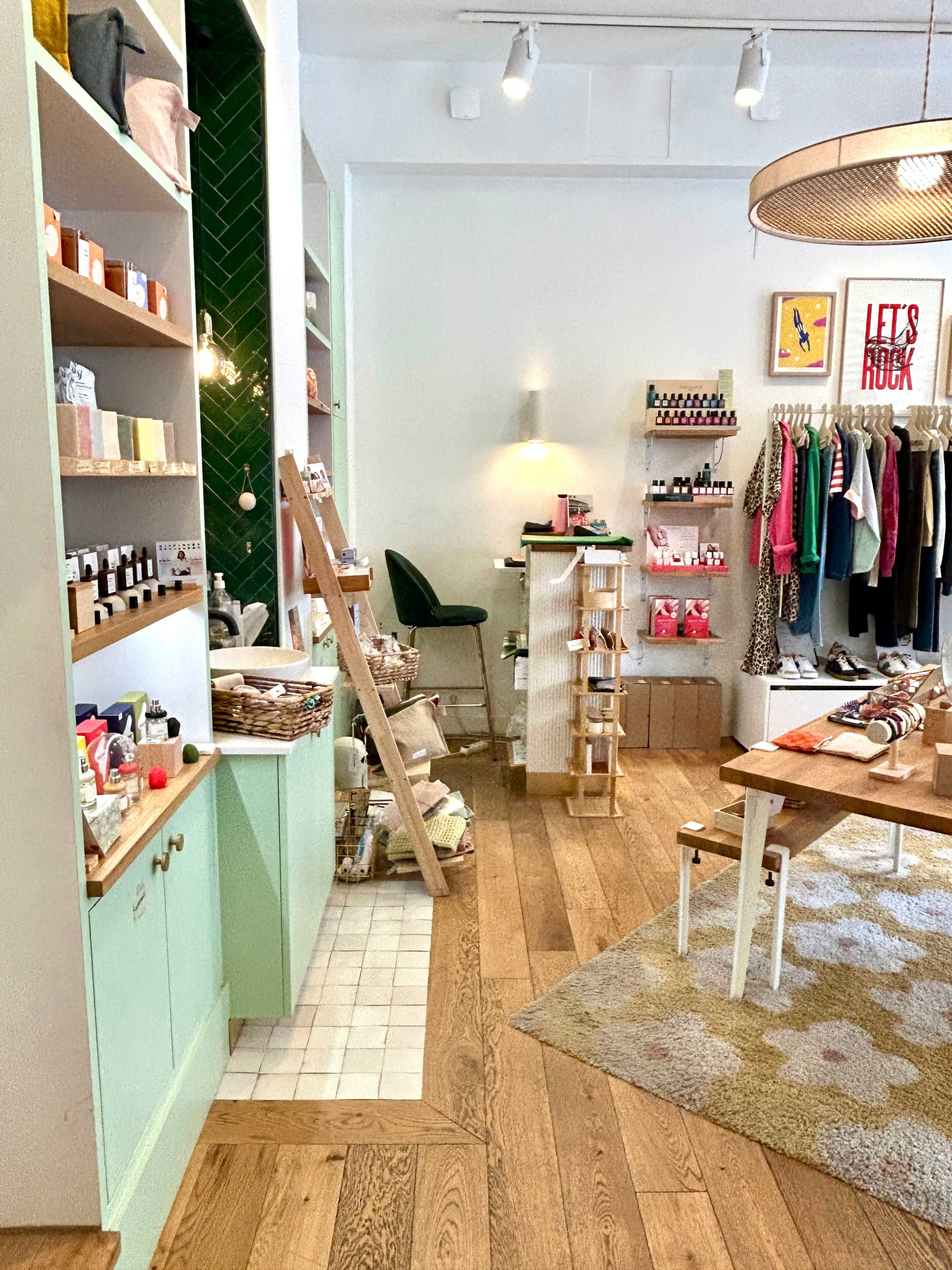 Boutique chaleureuse à louer à Paris 9e (Pigalle / Saint-Georges) Image in Saint-Georges, PARIS, 