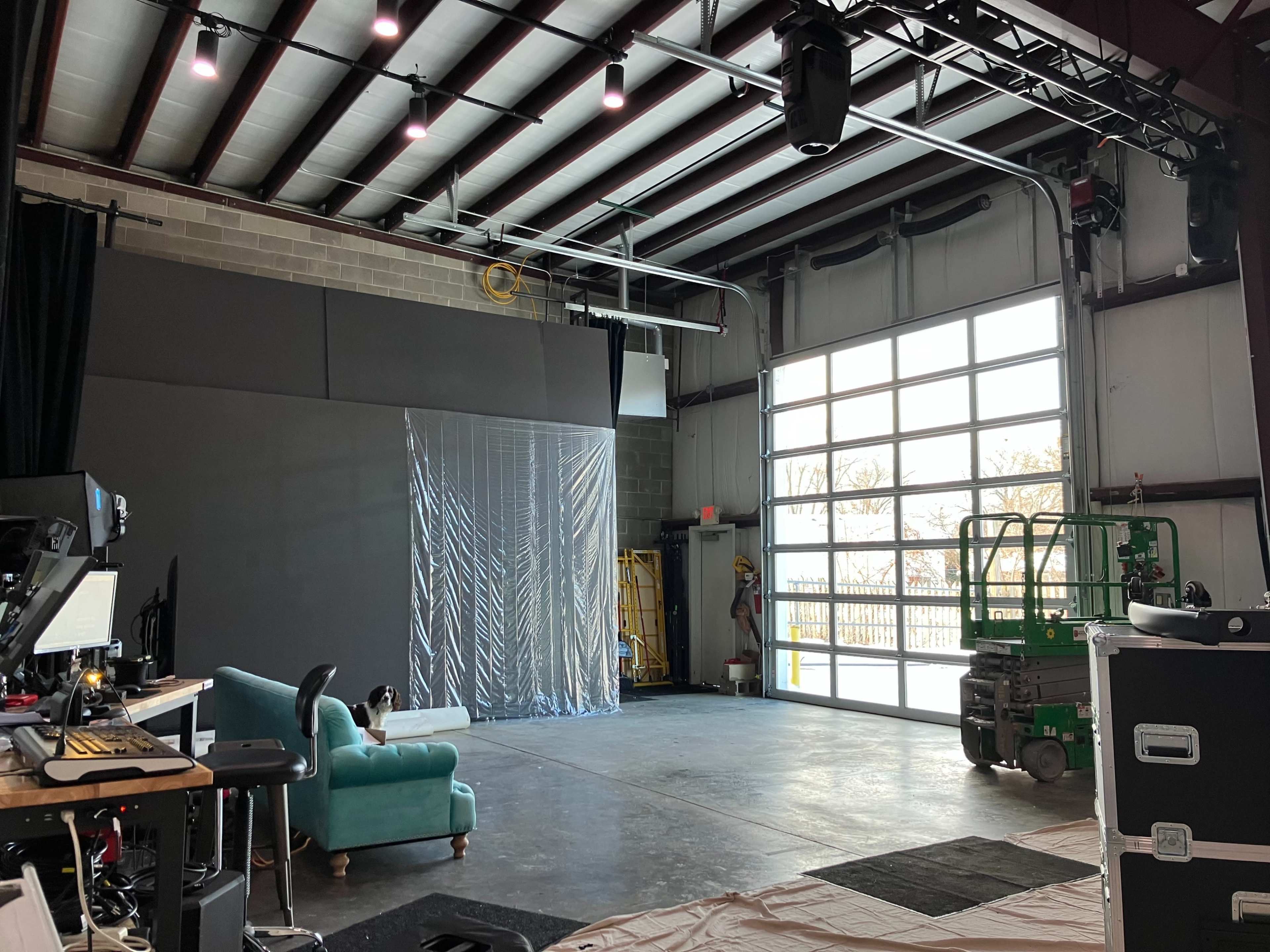 4,000 ft FILM + PHOTO studio * LED wall * Daylight Bay * Cyc Image in , Madison, WI