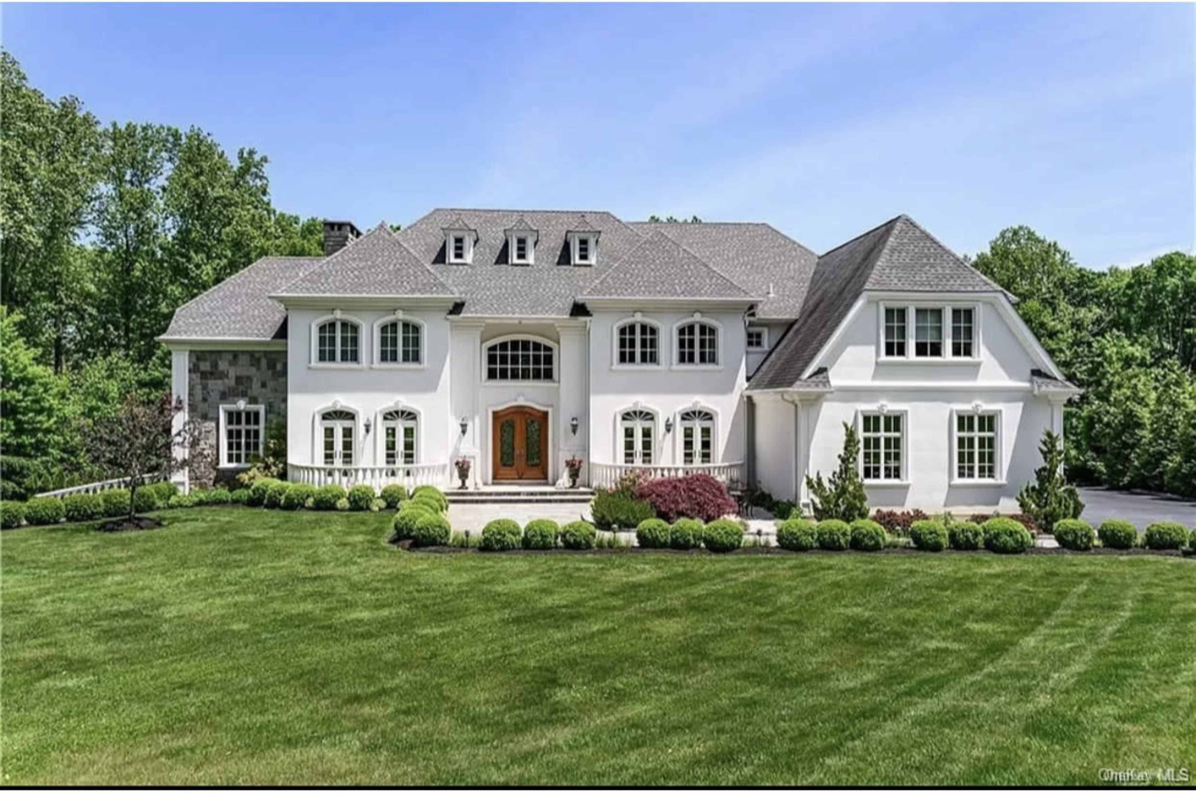Majestic Manor in a Tranquil Haven Image in Somers, Katonah, NY