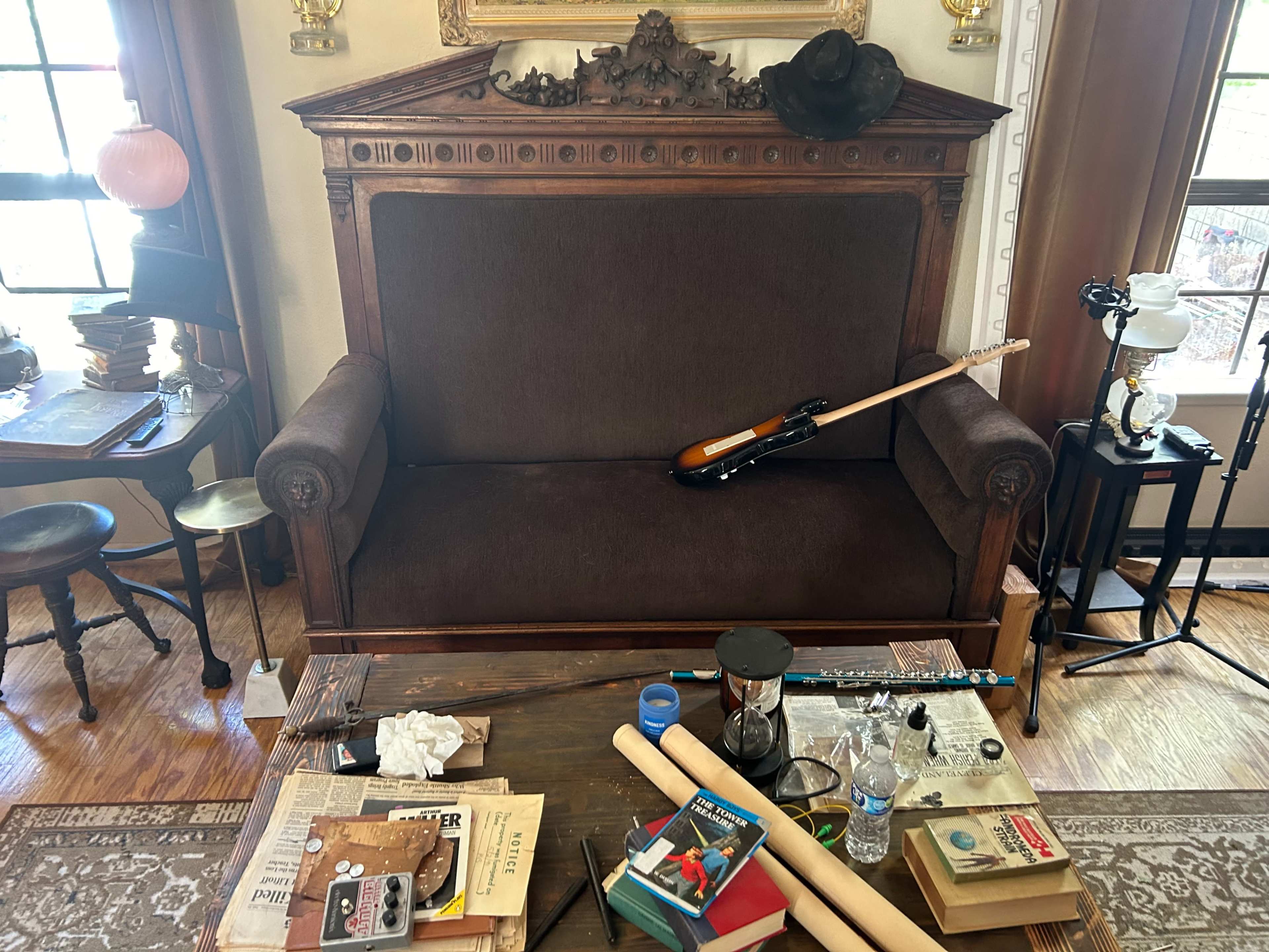 Medieval/Dark Academia Themed Livingroom Image in Del Rosa, San Bernardino, CA