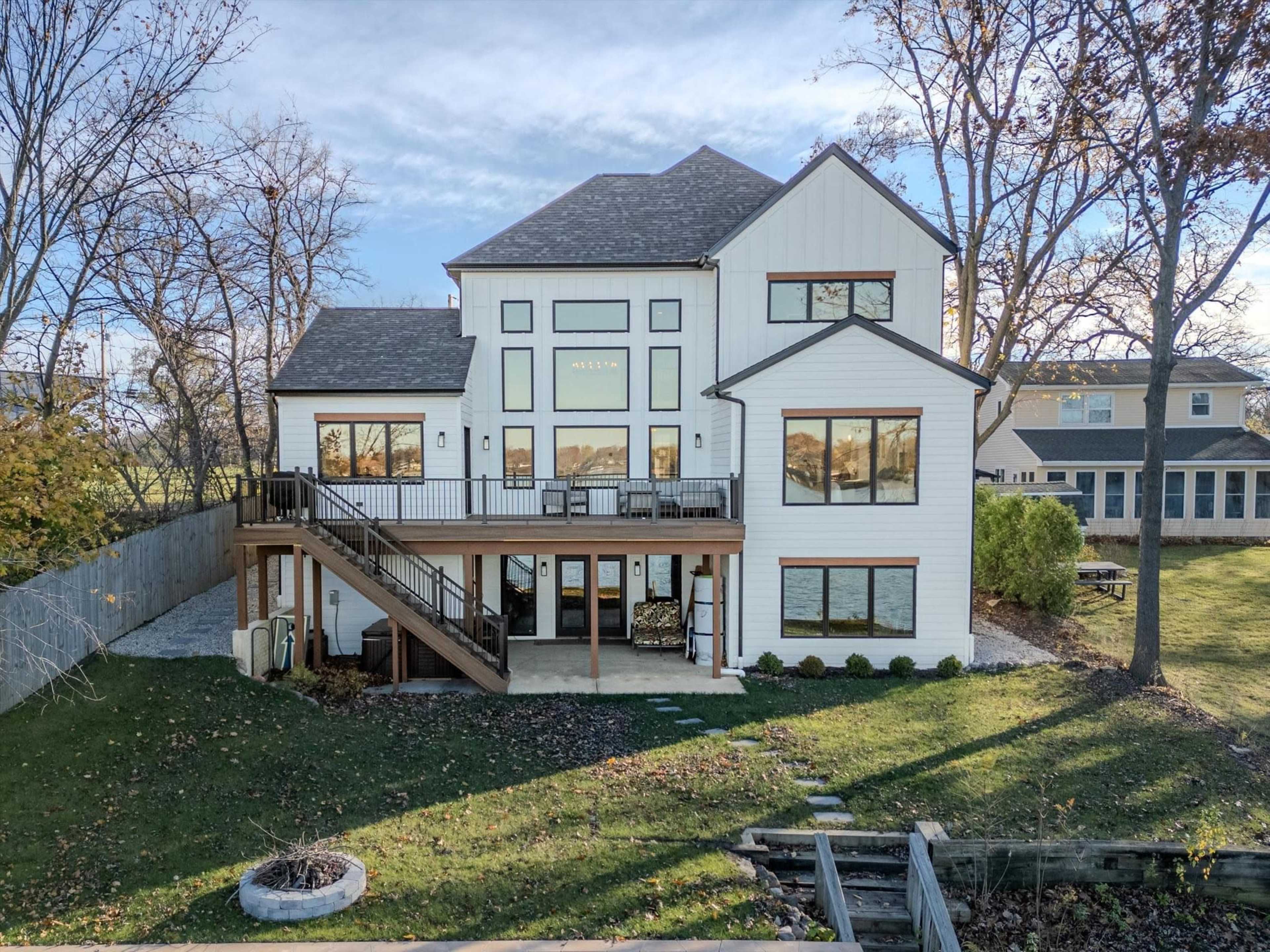 Bright & Airy Lake House with Soaring Views Image in Paddock Lake, Salem, WI