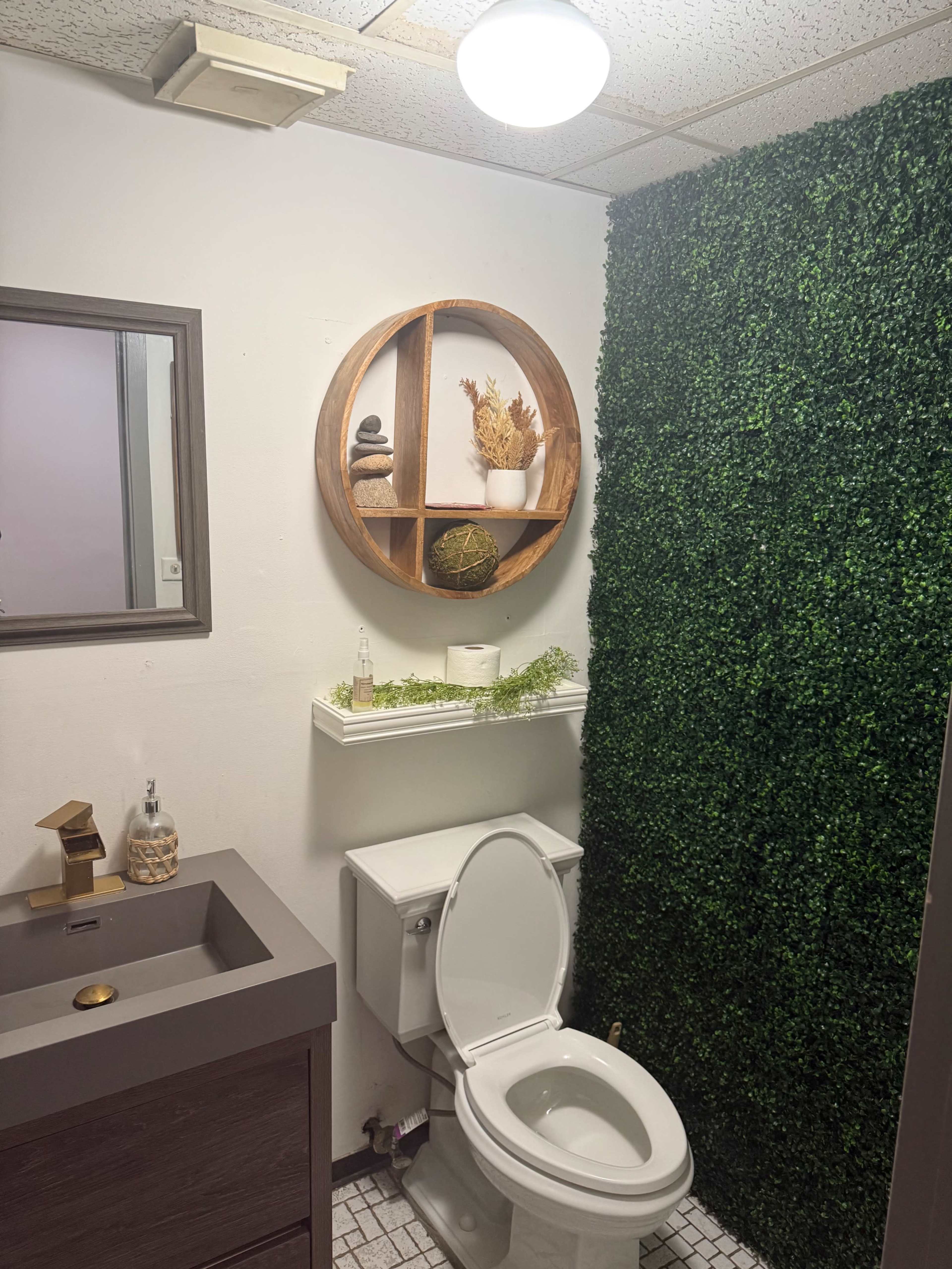 Aesthetic Lifestyle Space in Evergreen Park – Ideal for Content, Pop-Ups, Small Gatherings and parties and private events Image in Orland Township, Orland Park, IL