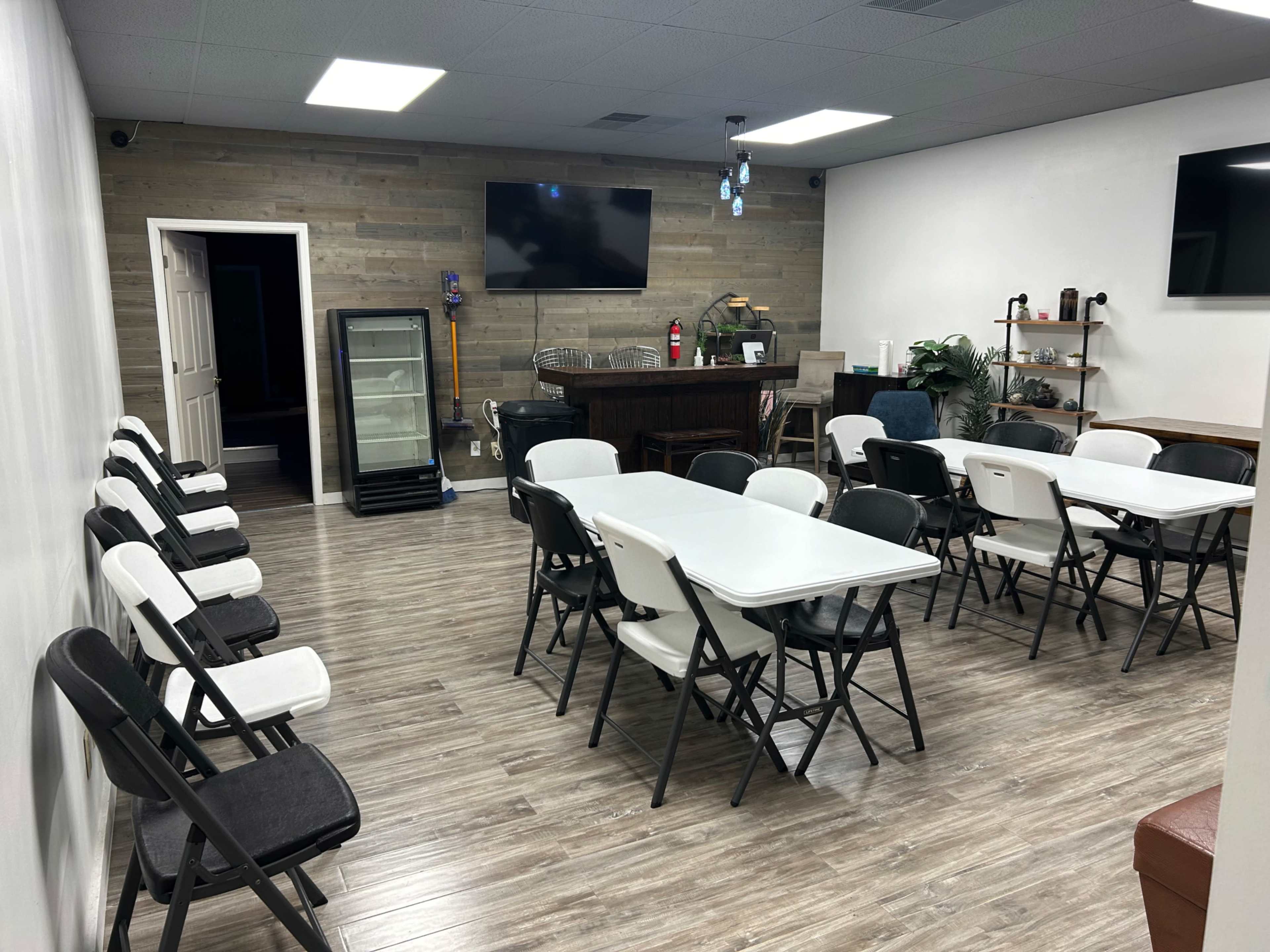 Entertainment Party Venue Image in Lenexa, Lenexa, KS