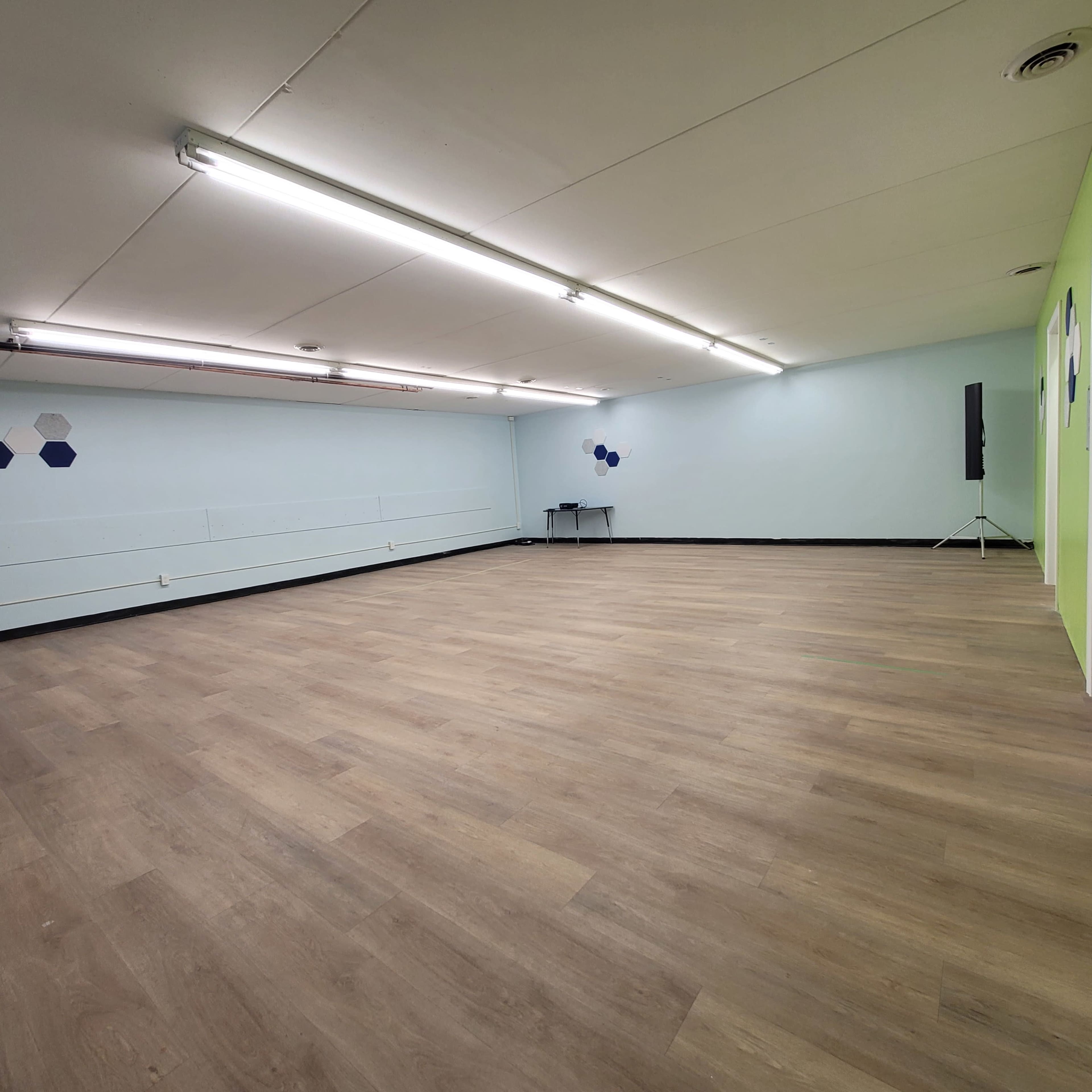 Suburban Classroom/Event Studio with WiFi Image in Dundas, Dundas, ON