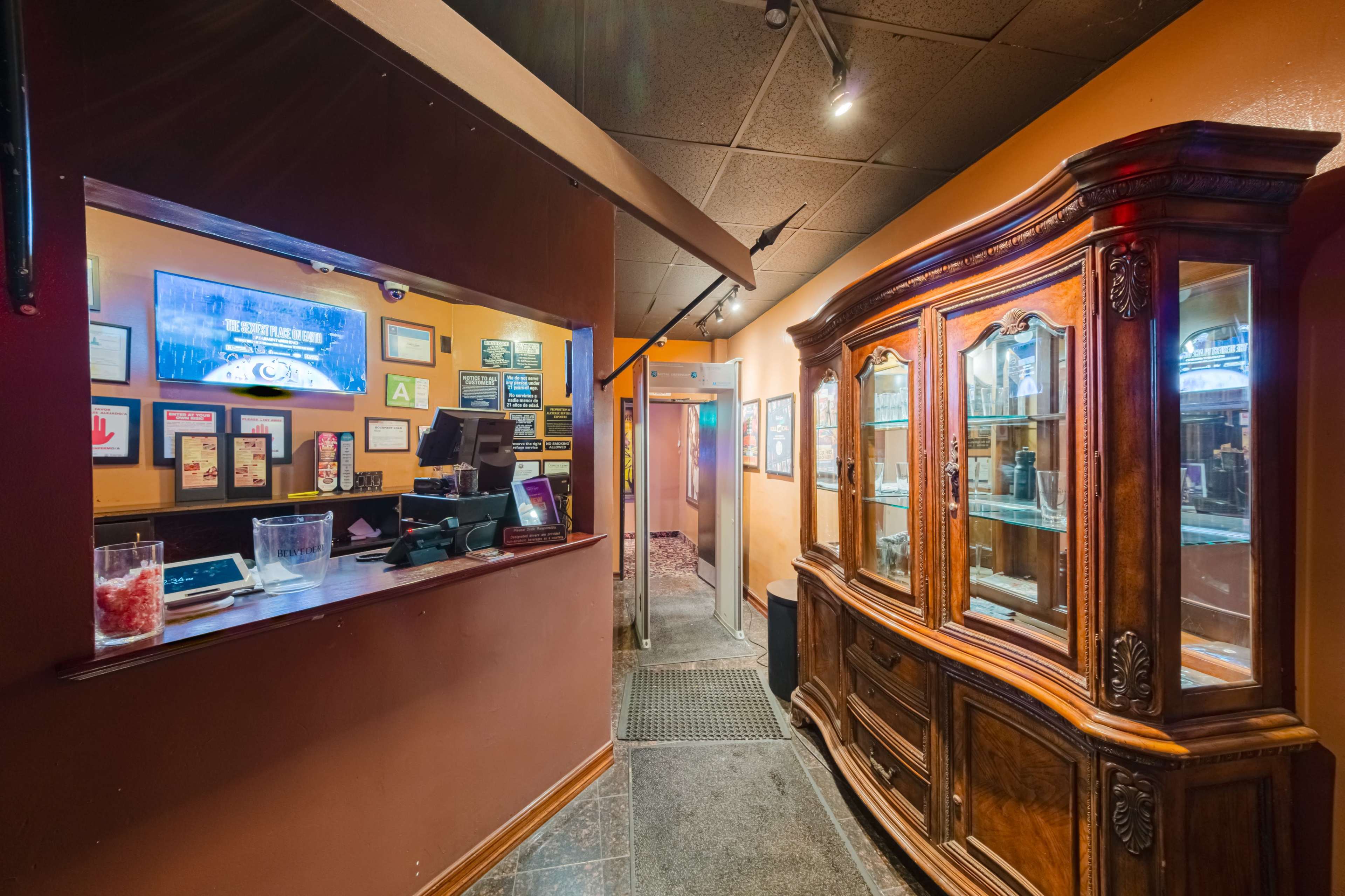DAMES N GAMES RETRO CHIC HOLLYWOOD GENTS CLUB Image in Van Nuys, Los Angeles, CA