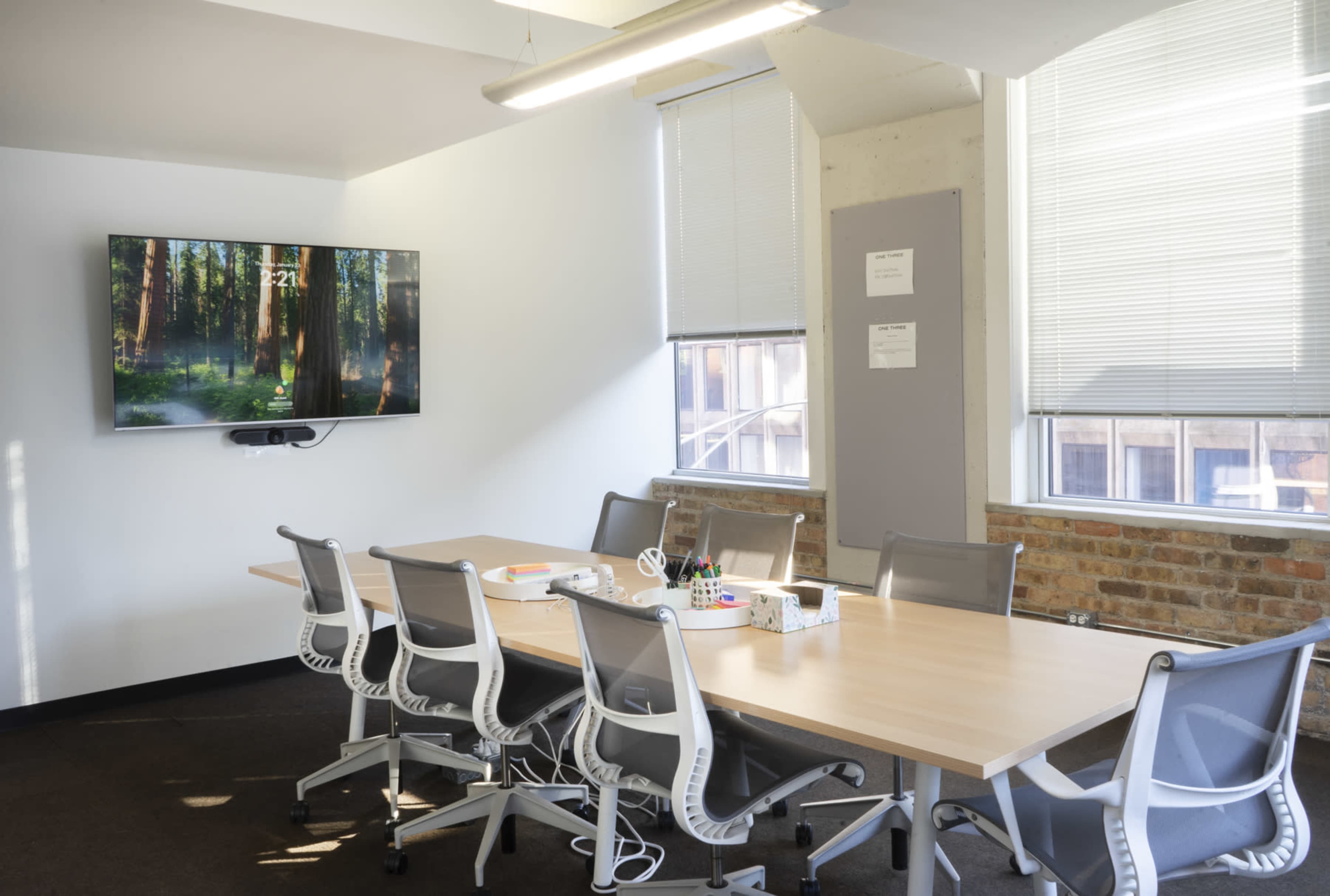 Bright Corner Conference Room with Controllable Natural Light & Urban Views (3:0) Image in Near North Side, Chicago, IL