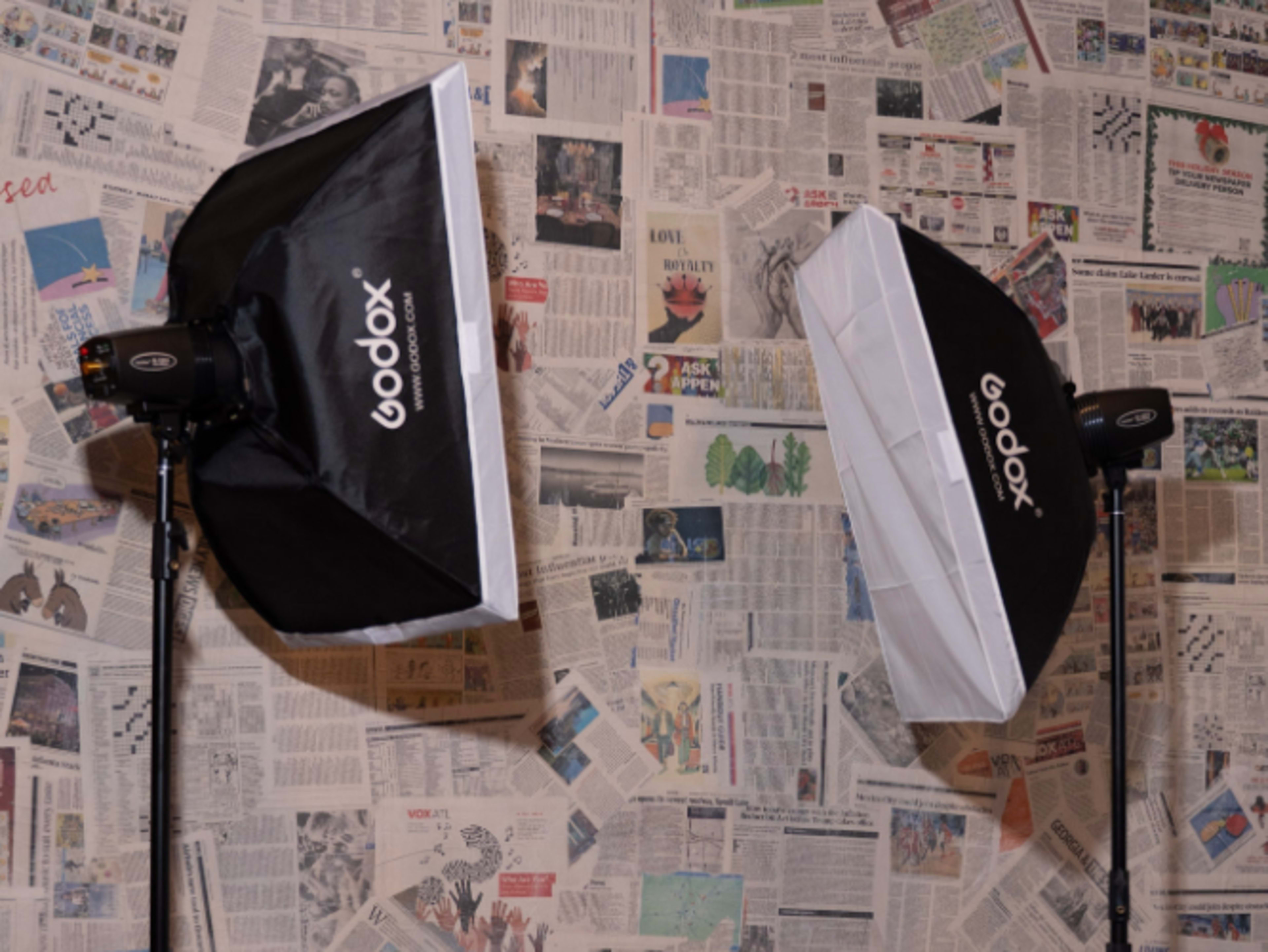 2 Godox Flash Strobe Lights