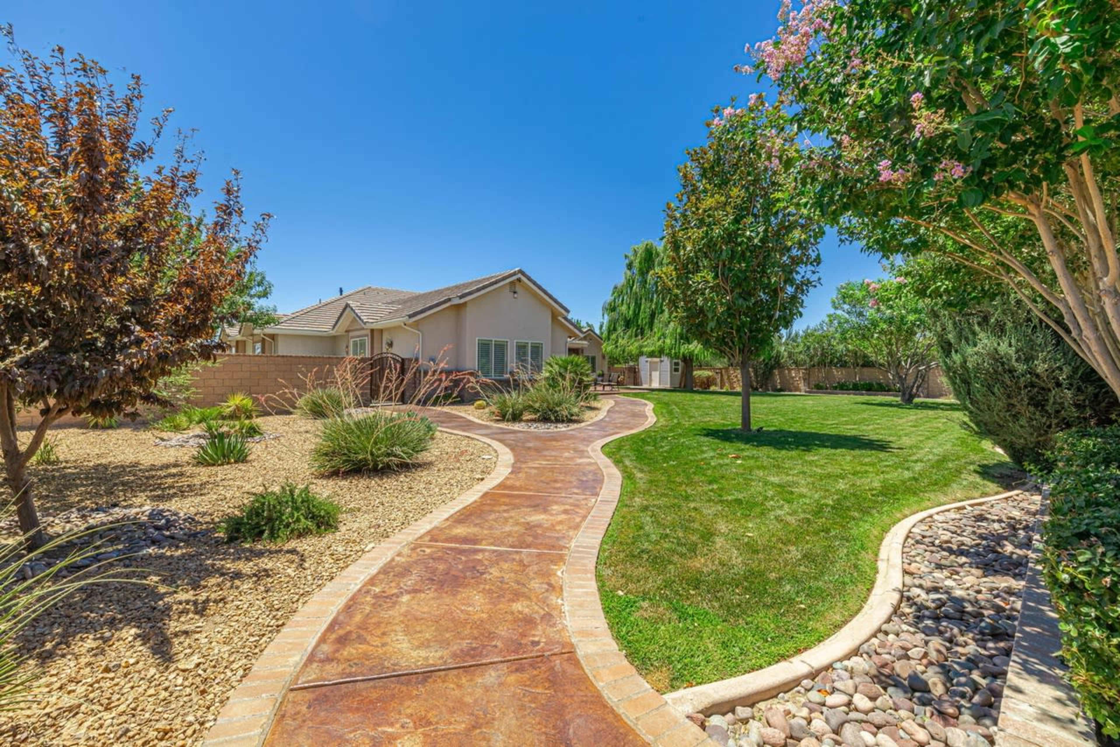 In The Acres - Beautiful Desert Home with Mountain Views Image in , Lancaster, CA