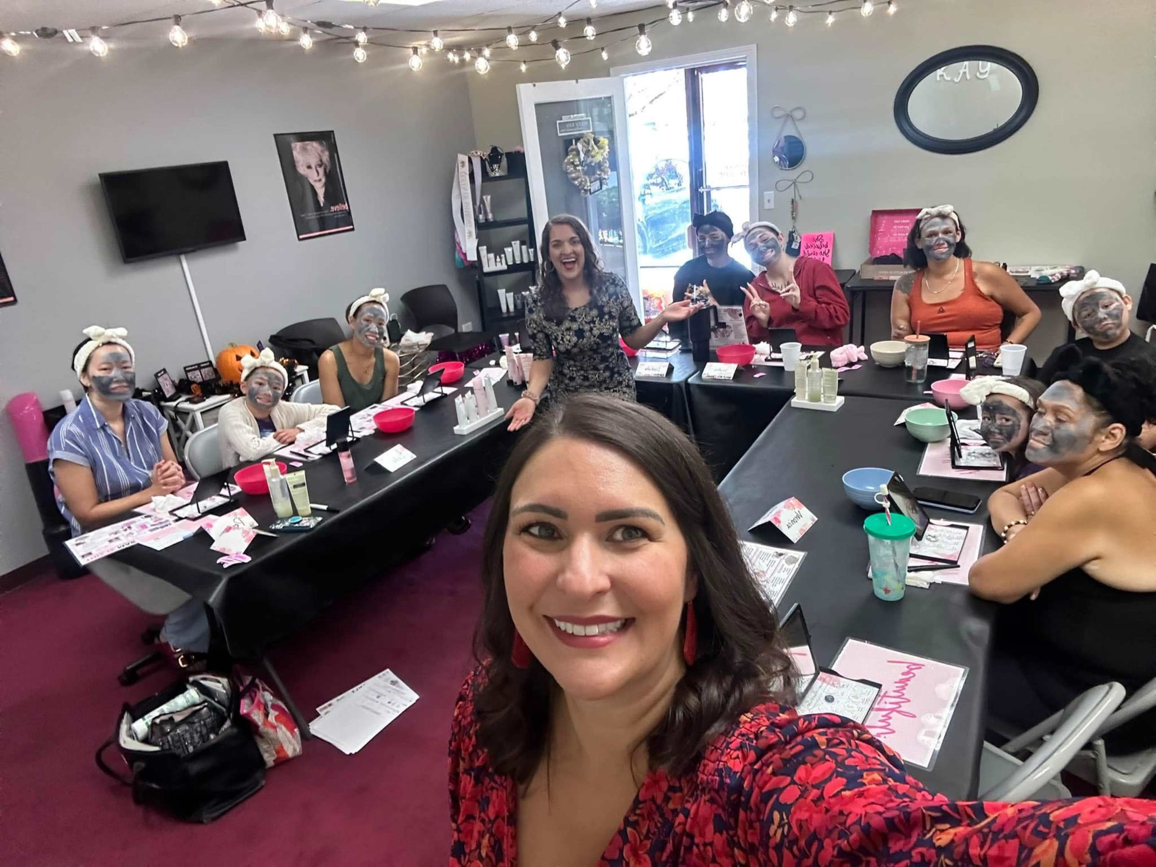 Lakewood Studio – Central & Convenient Image in Greenbriar - Cloverdale, Lakewood, CO