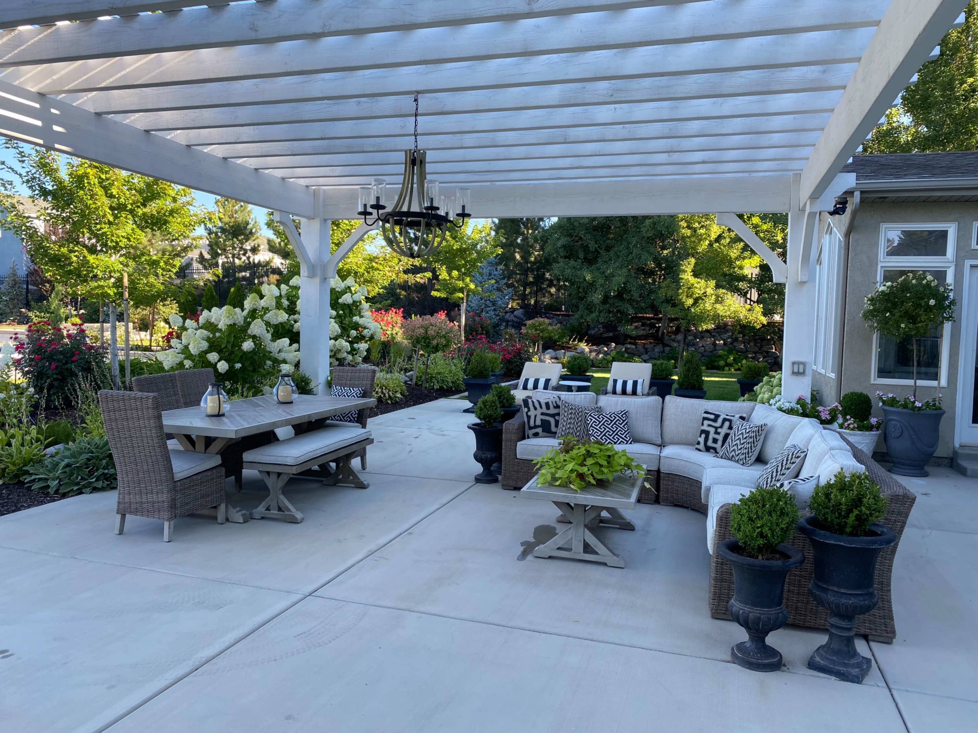 Stunning Alpine Yard and Pool Image in Alpine, Alpine, UT