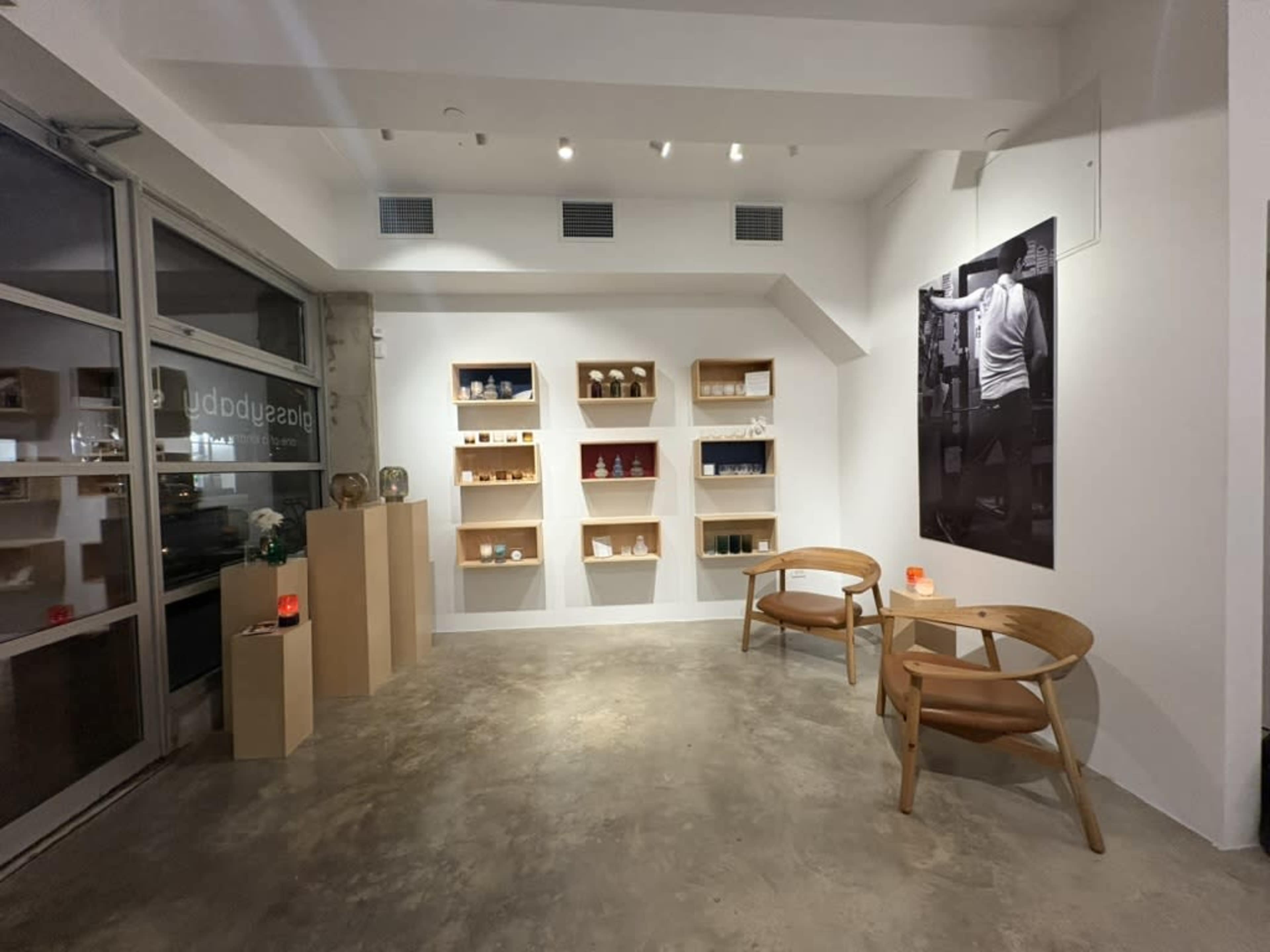 Williamsburg Pop Up Gallery Retail Space Image in Williamsburg, Brooklyn, NY