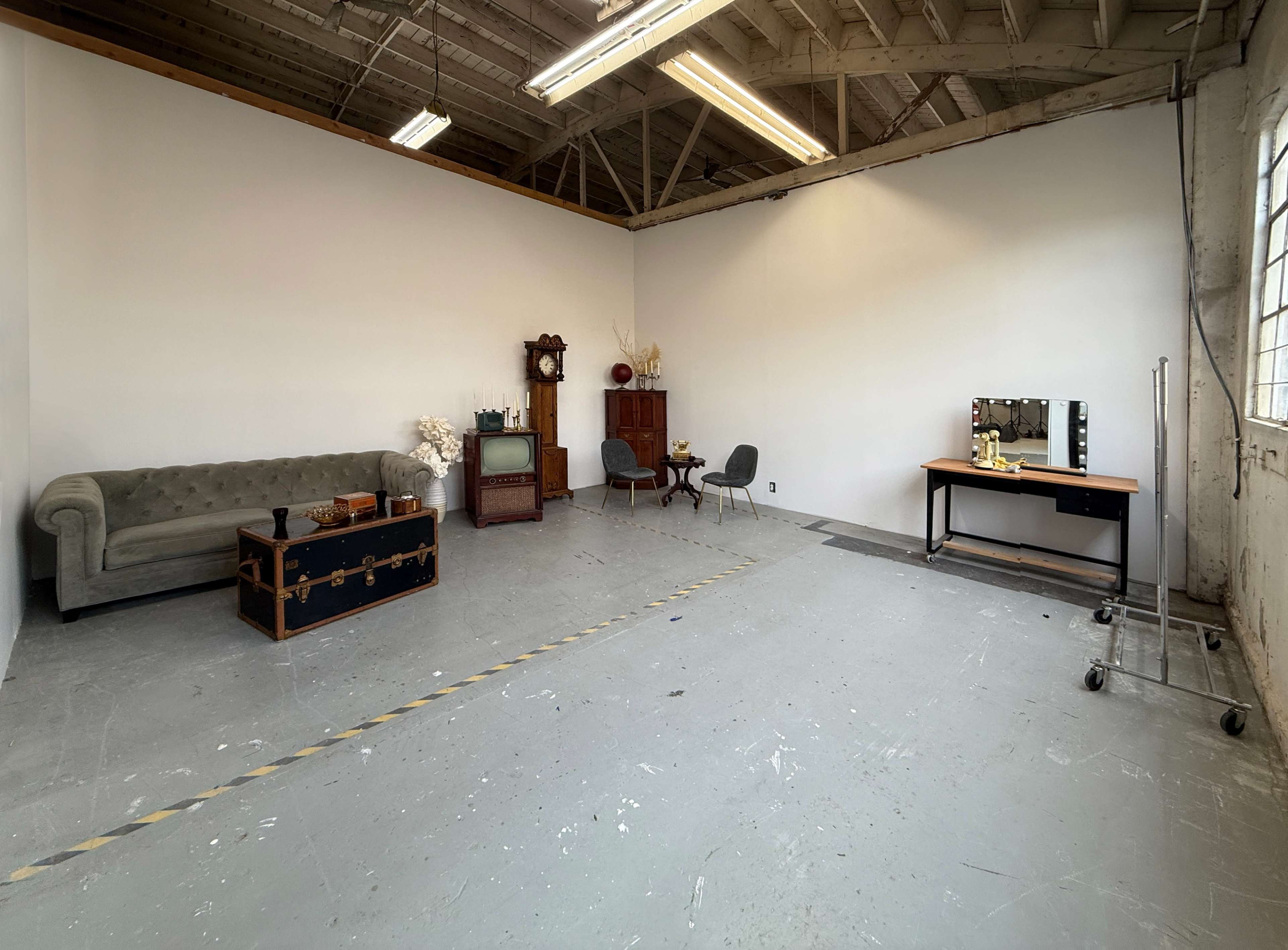 Warehouse, Industrial, Bright 400 sf Daylight Studio. Image in North Portland, Portland, OR