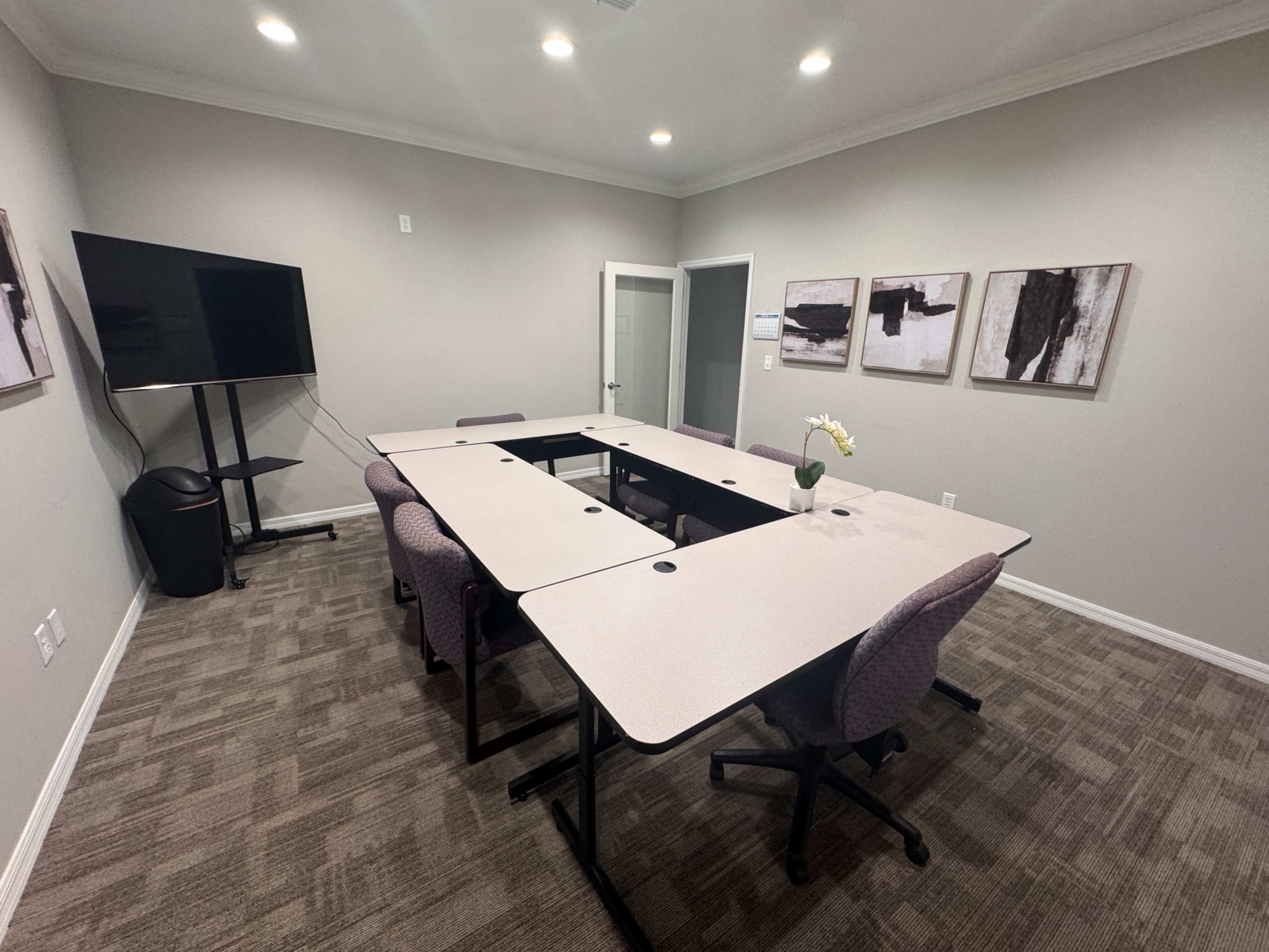 Band New Land O Lakes Business Conference Room Image in Land O' Lakes, Land O lakes, FL