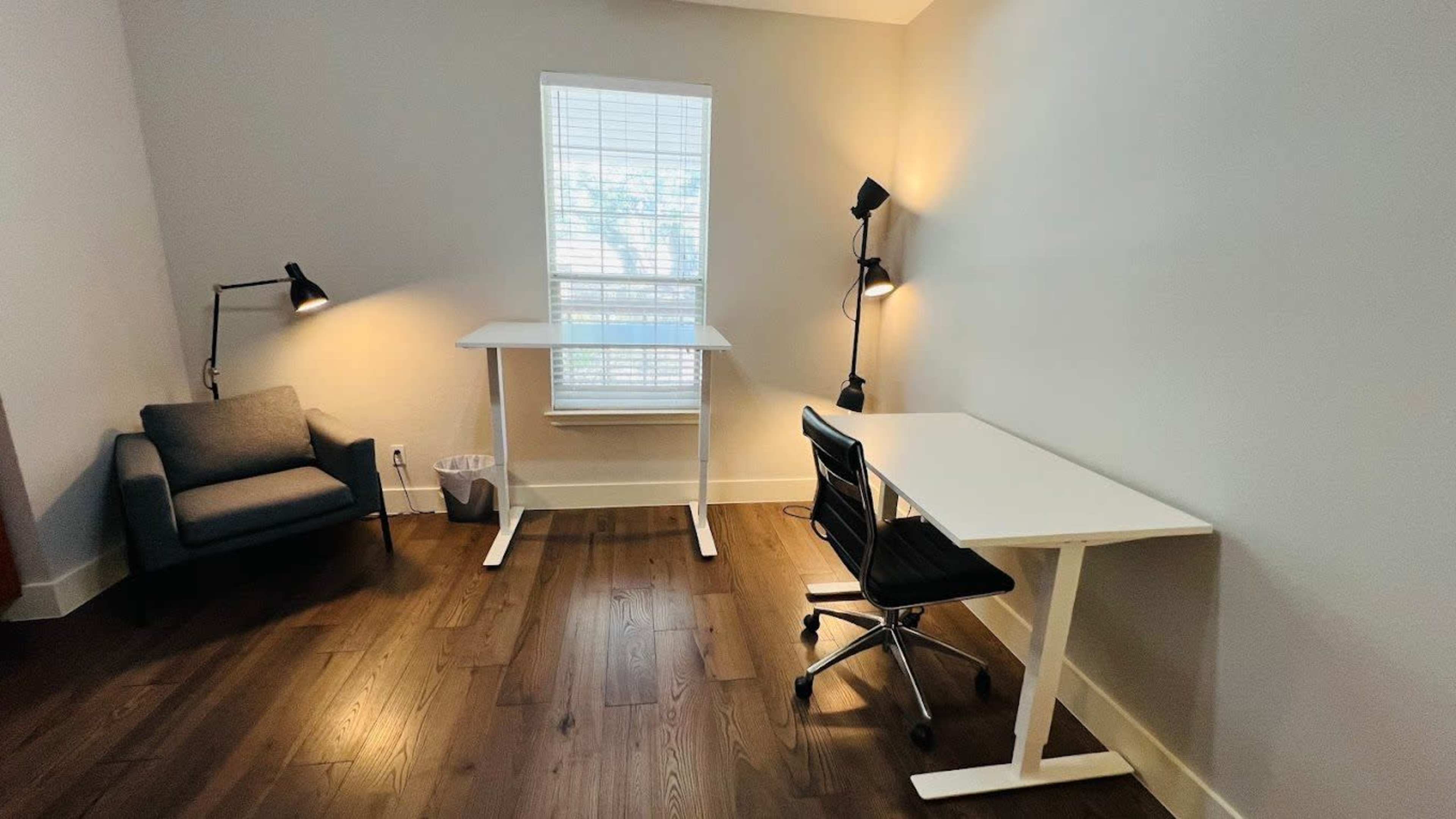 Coworking, Garden Center w/ Oak Trees, Patio, Porch with Backyard Garden Image in , Austibn, TX