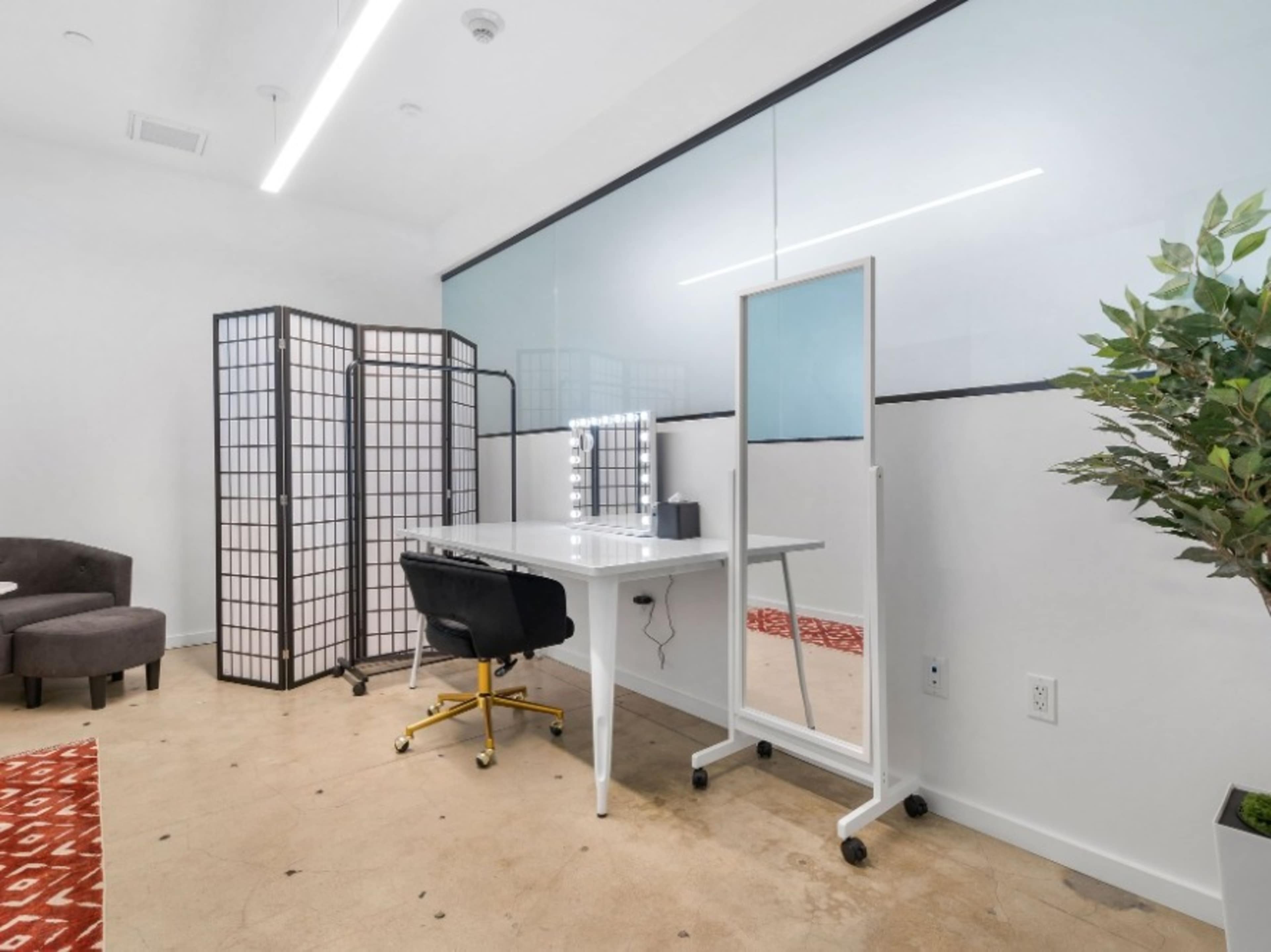 Additional Green Room (Hair & Makeup & Vanity)
