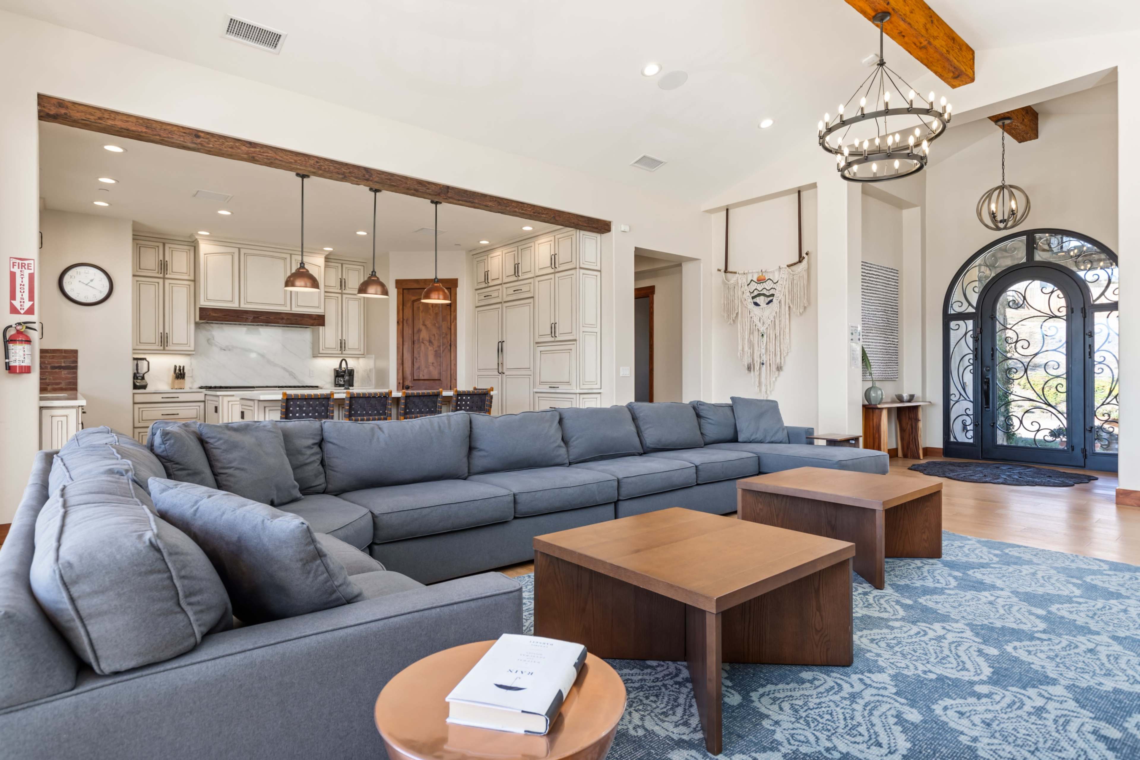 Villa de la Sky Ranch | Sprawling Tuscan Villa in Wine Country Image in , Temecula, CA