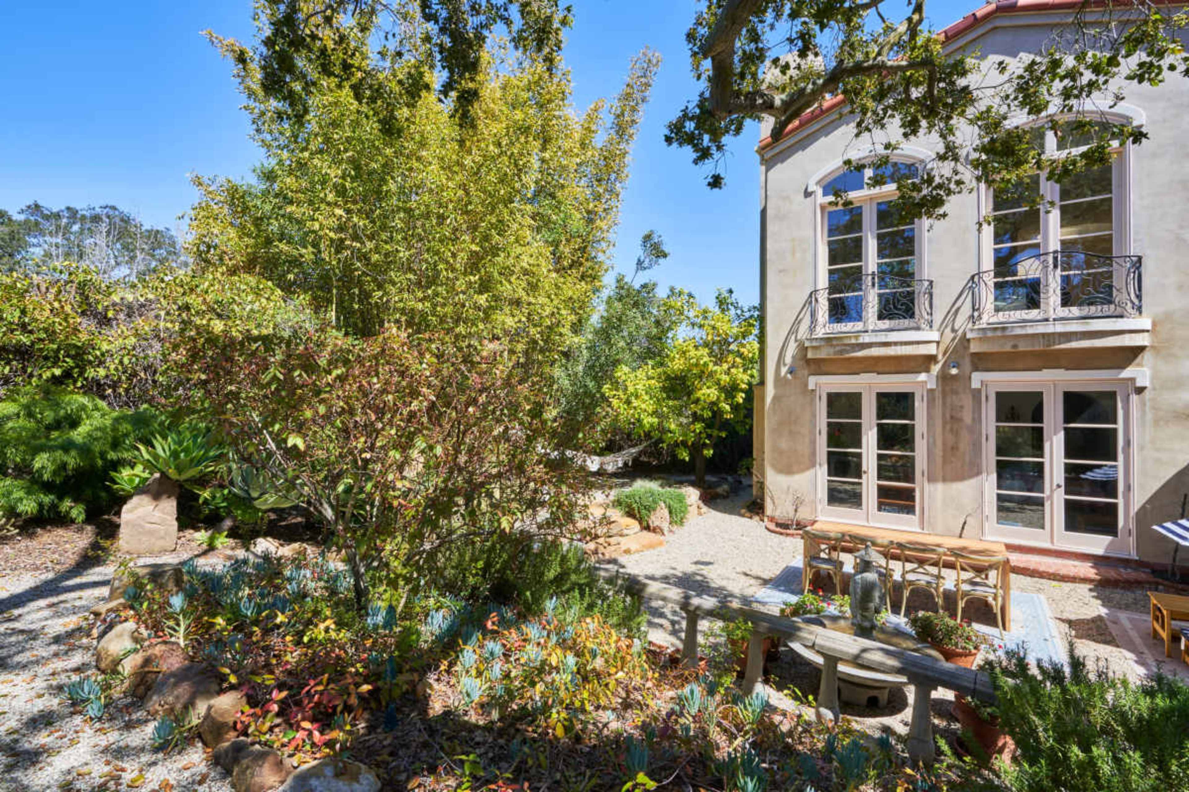 Italian Style Villa and Gardens Image in Topanga, Topanga, CA