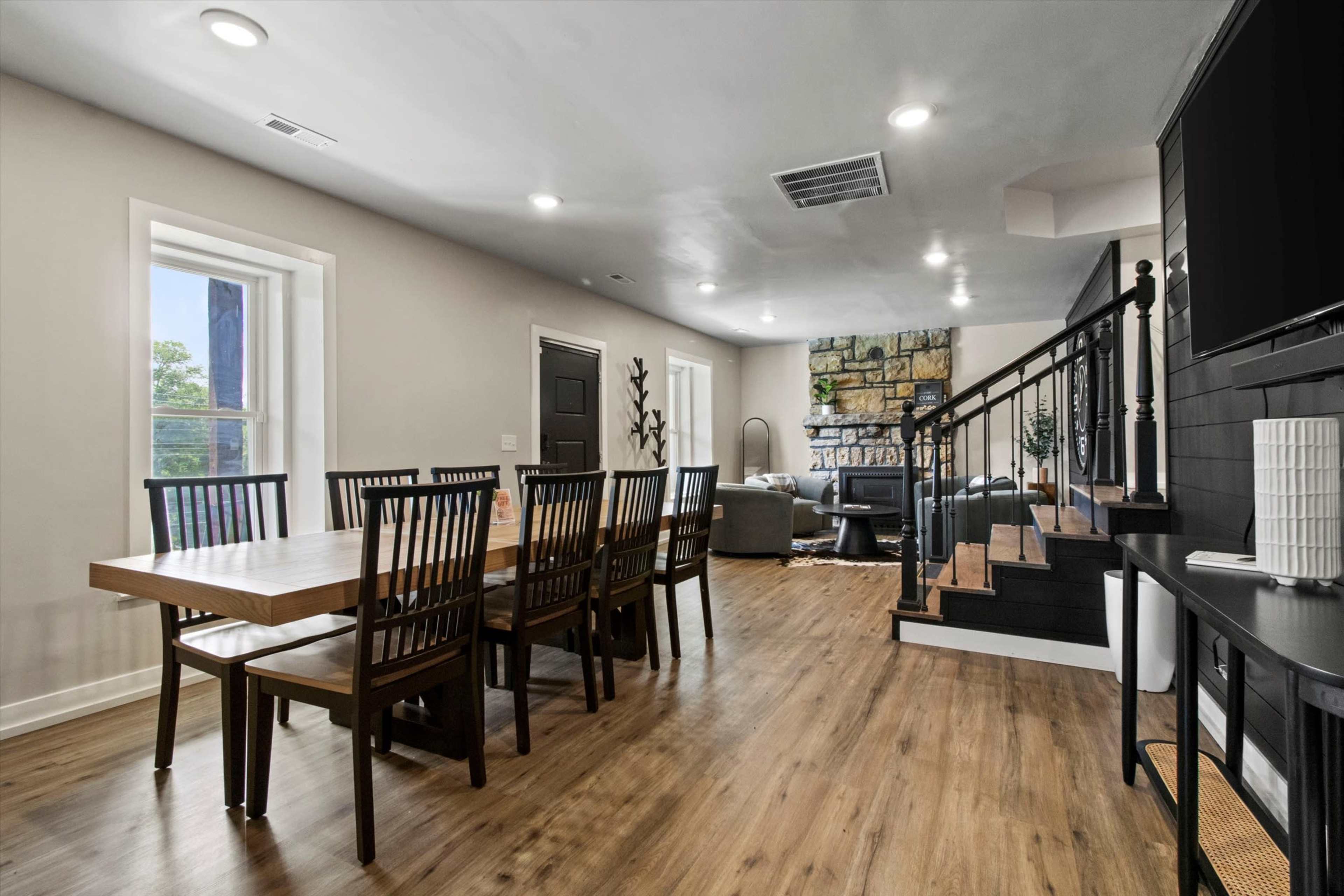 Versatile Home & Event Space Minutes to Legends Image in Edwardsville, Edwardsville, KS