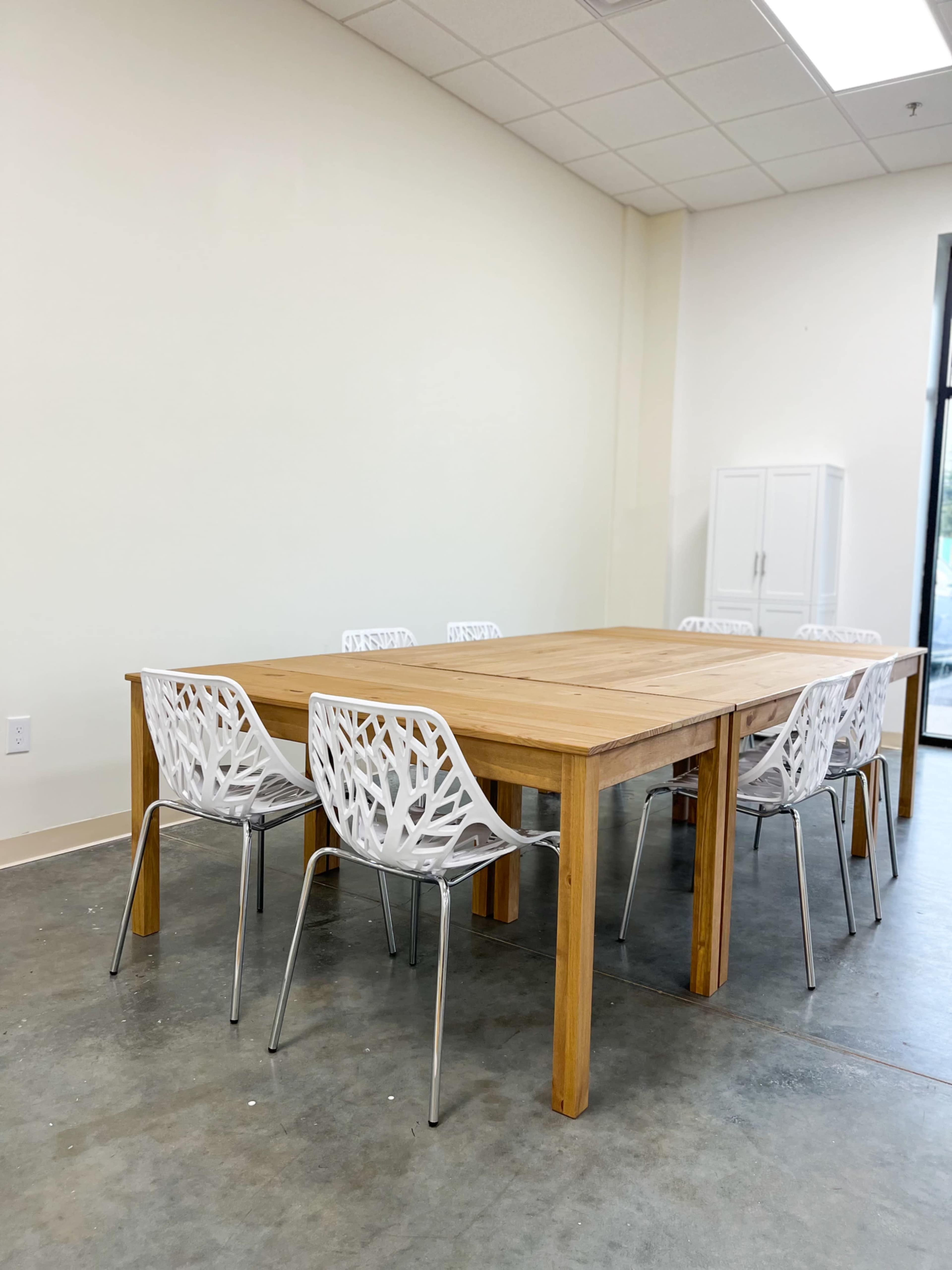 Small Party Space & Creative Co-Working Studio Image in North Central Pensacola, Pensacola, FL