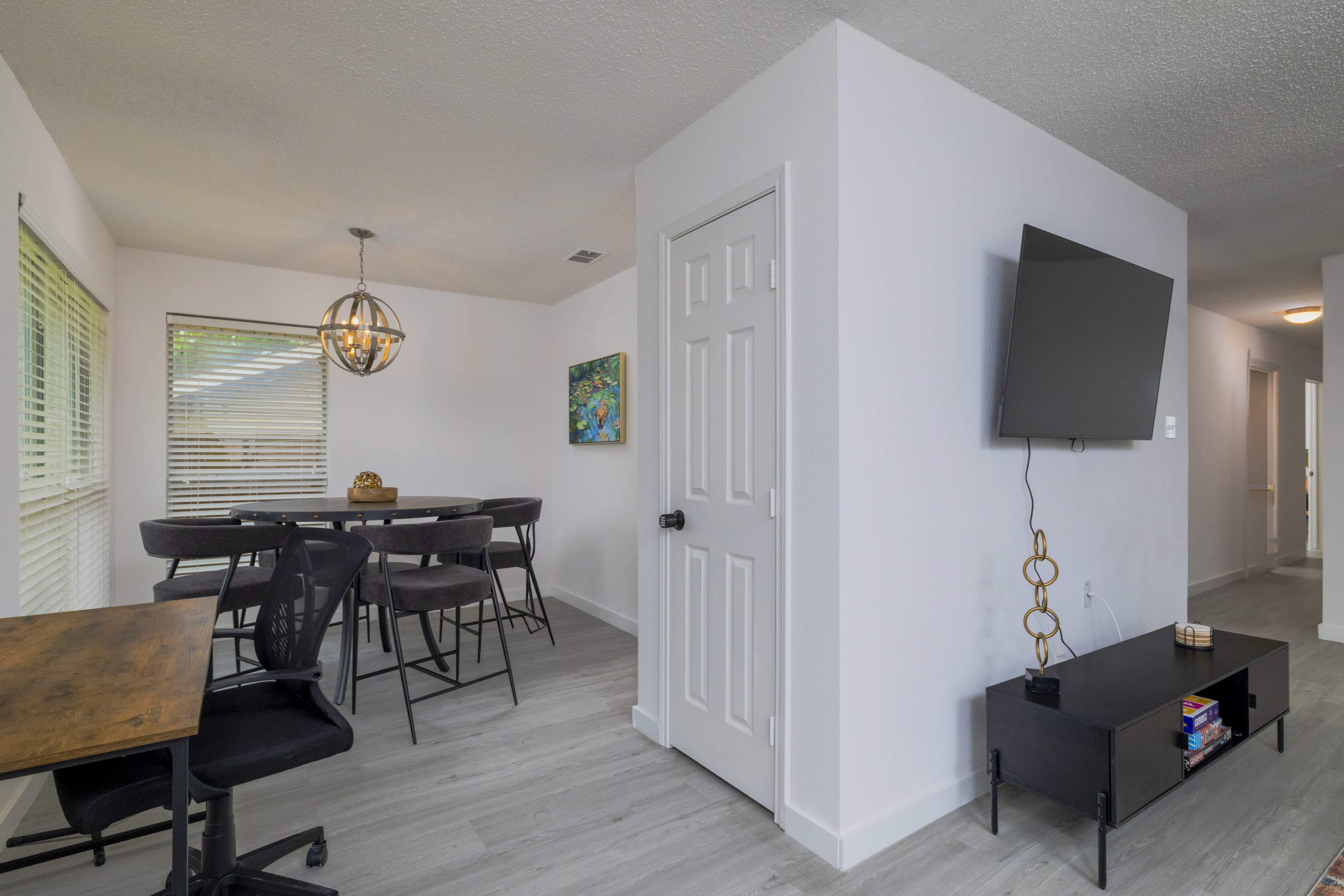 Modern Getaway w/ Fenced Yard - Near DFW Airport Image in Euless, Euless, TX