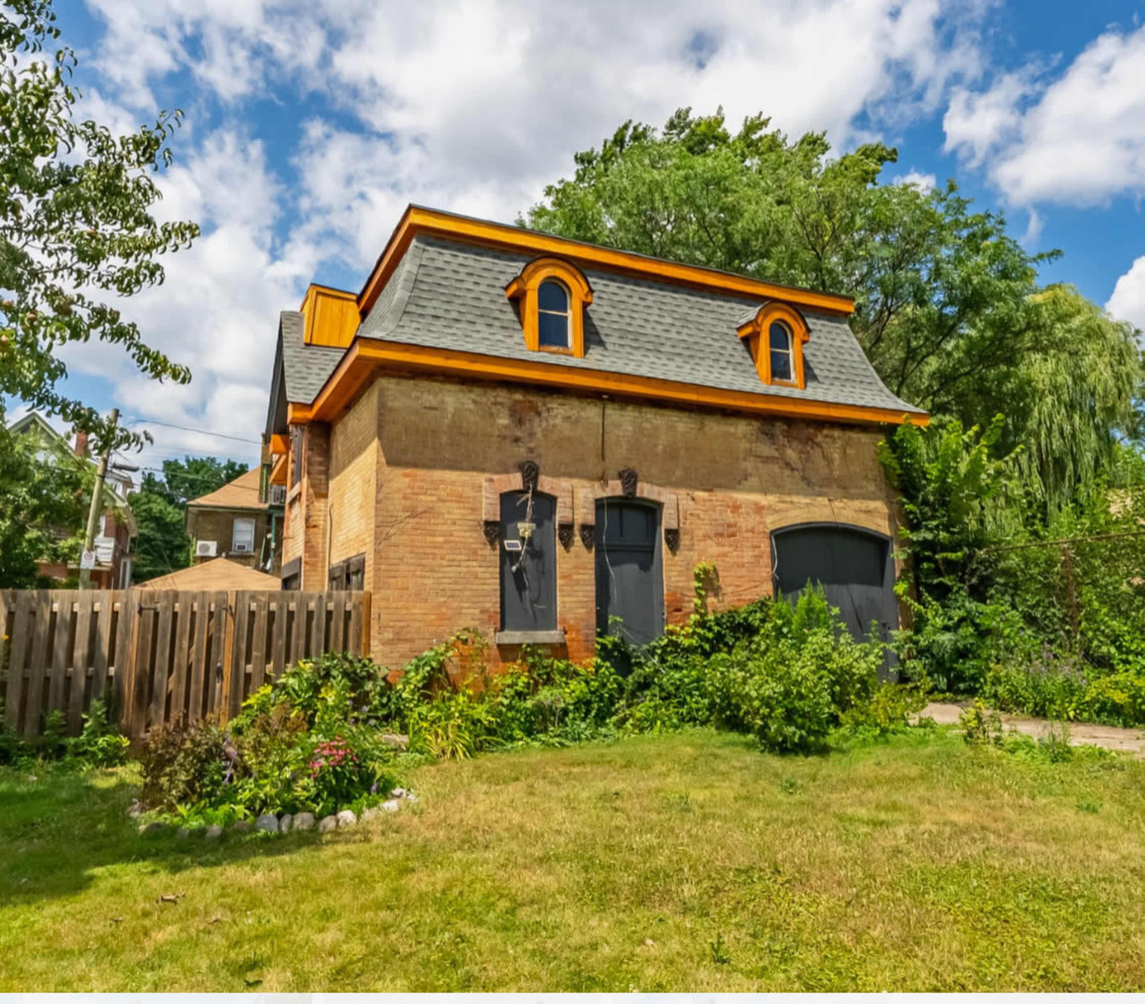 The Carriage Loft Image in Blakeley, hamilton, ON