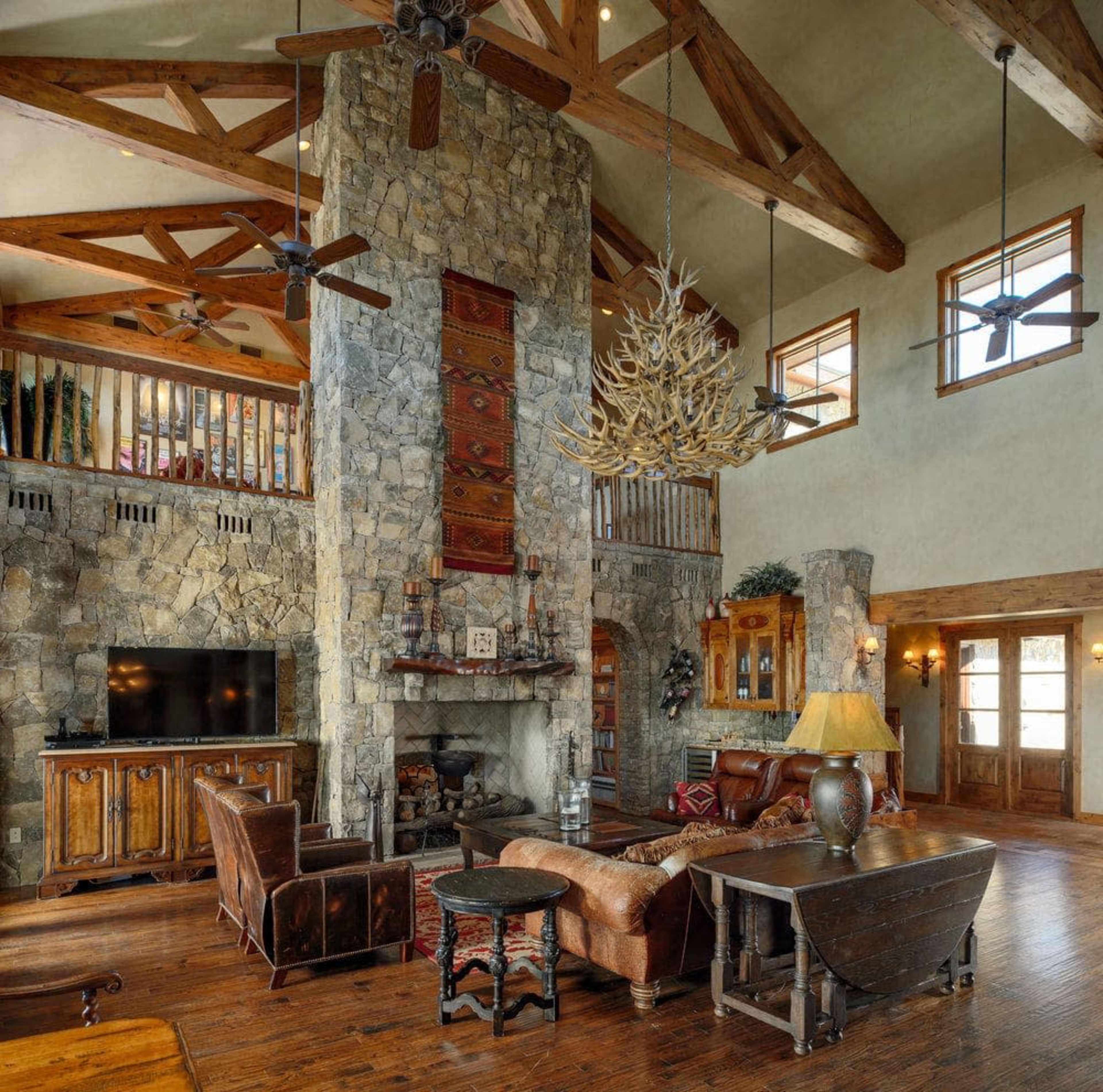Luxury Ranch Mansion 14,000sq ft overlooking Brazos River Image in , Graham, TX