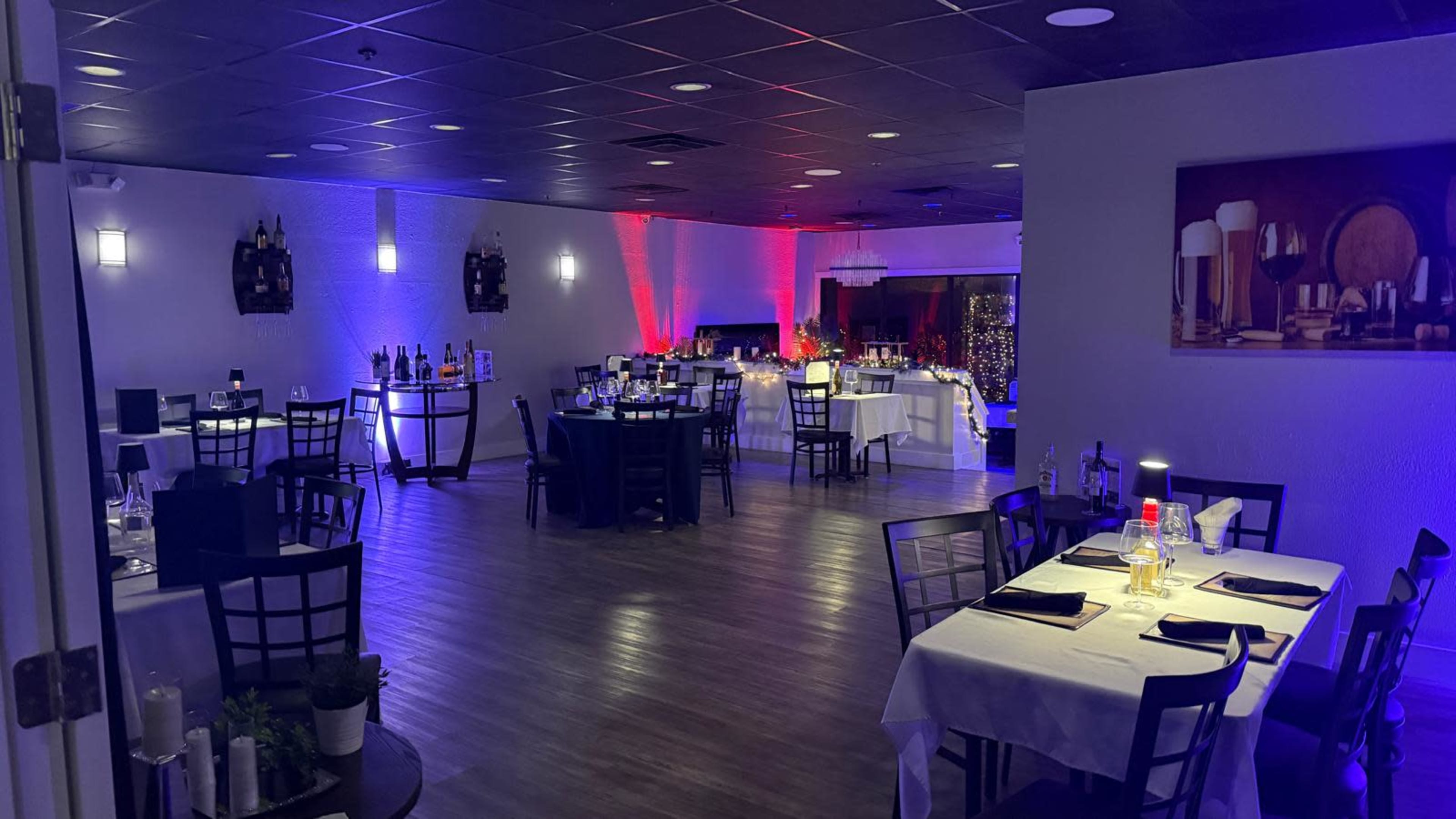 Expansive Event Venue Near SeaWorld – Indoor & Outdoor Spaces for Up to 290 Guests Image in , Orlando, FL