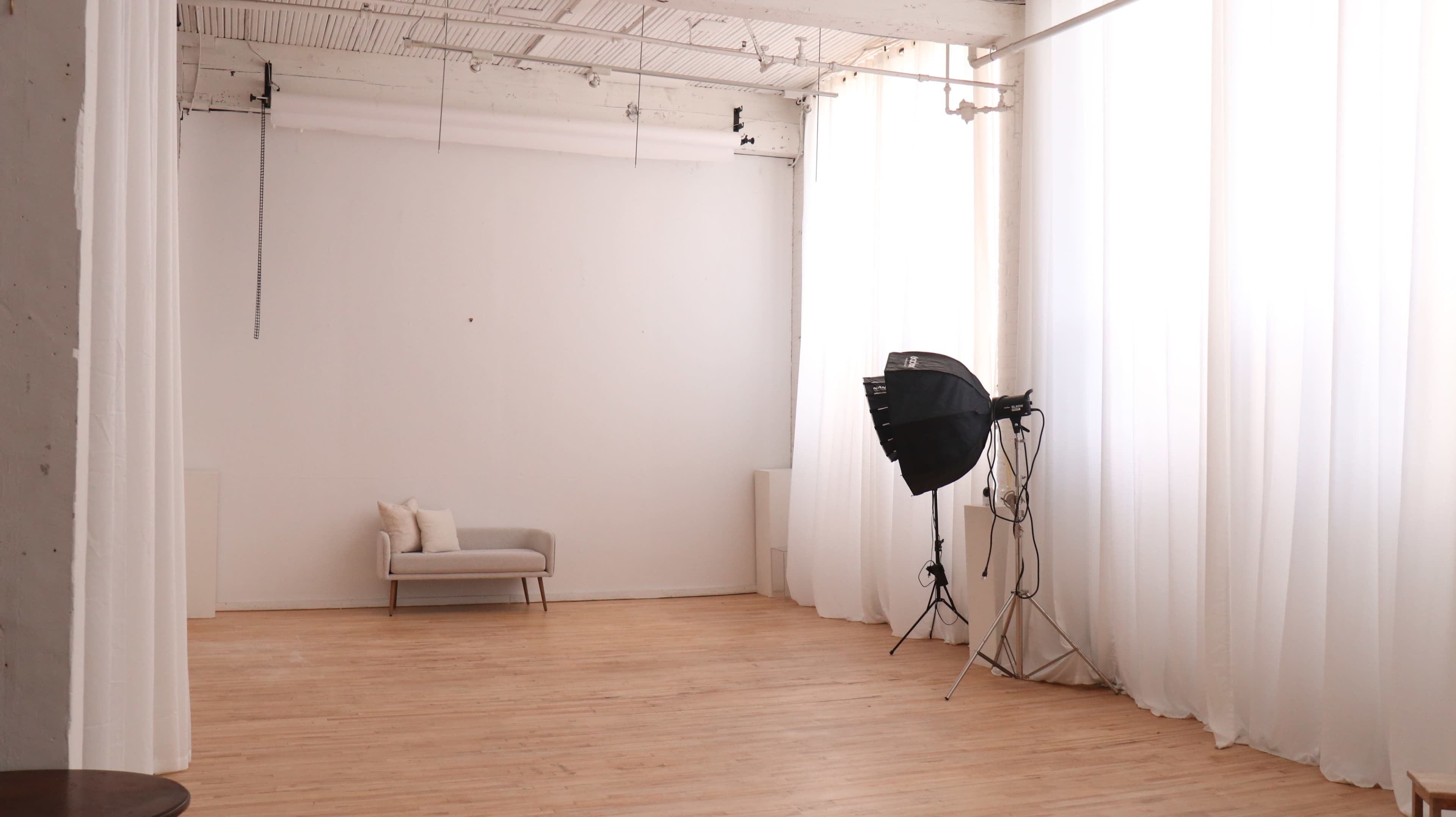 Industrial Loft with Natural Light-Toronto Image in Riverside, Toronto, ON