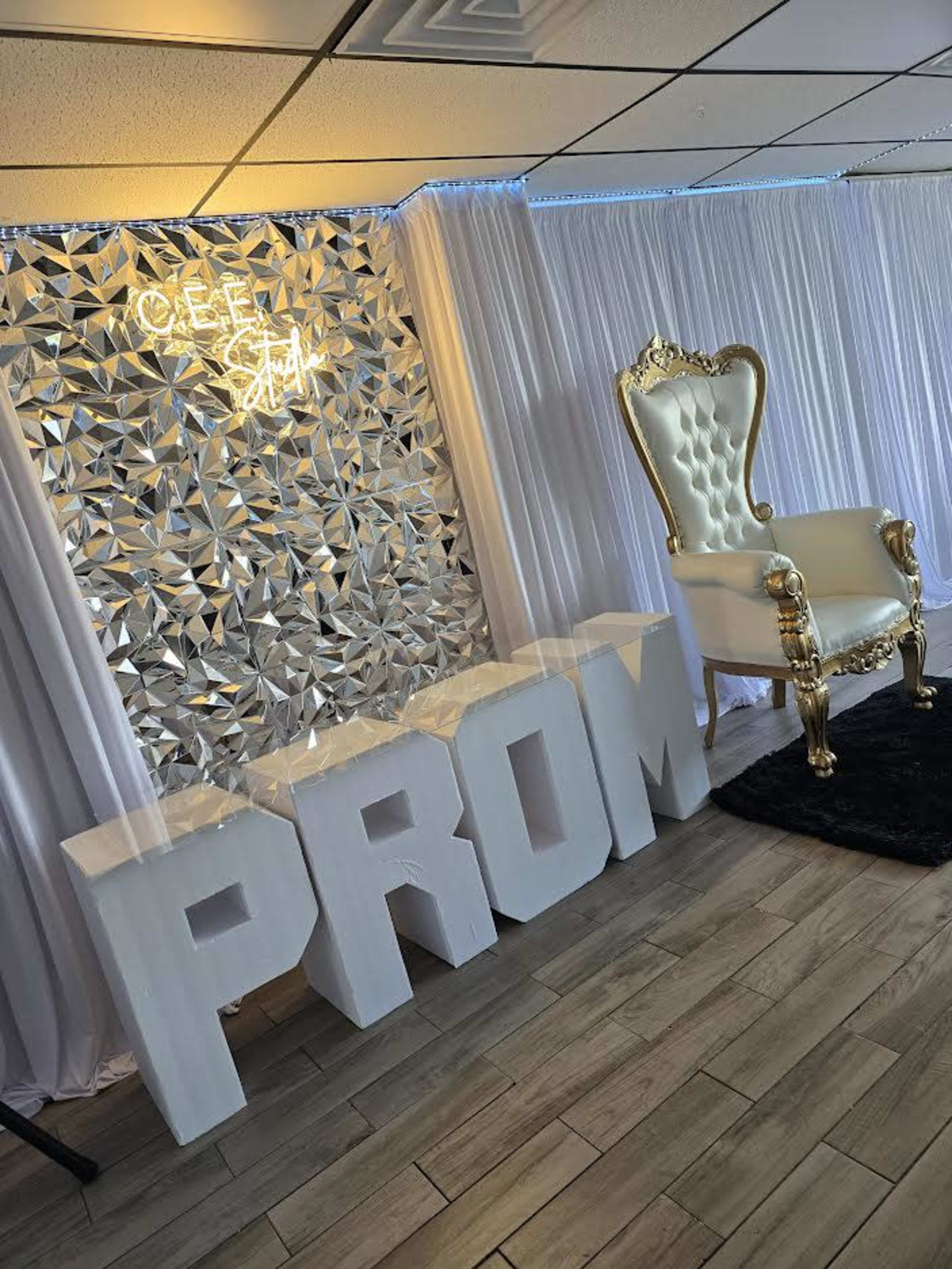 Intimate. Elegant. Unforgettable. Image in Frankfort Township, Frankfort, IL