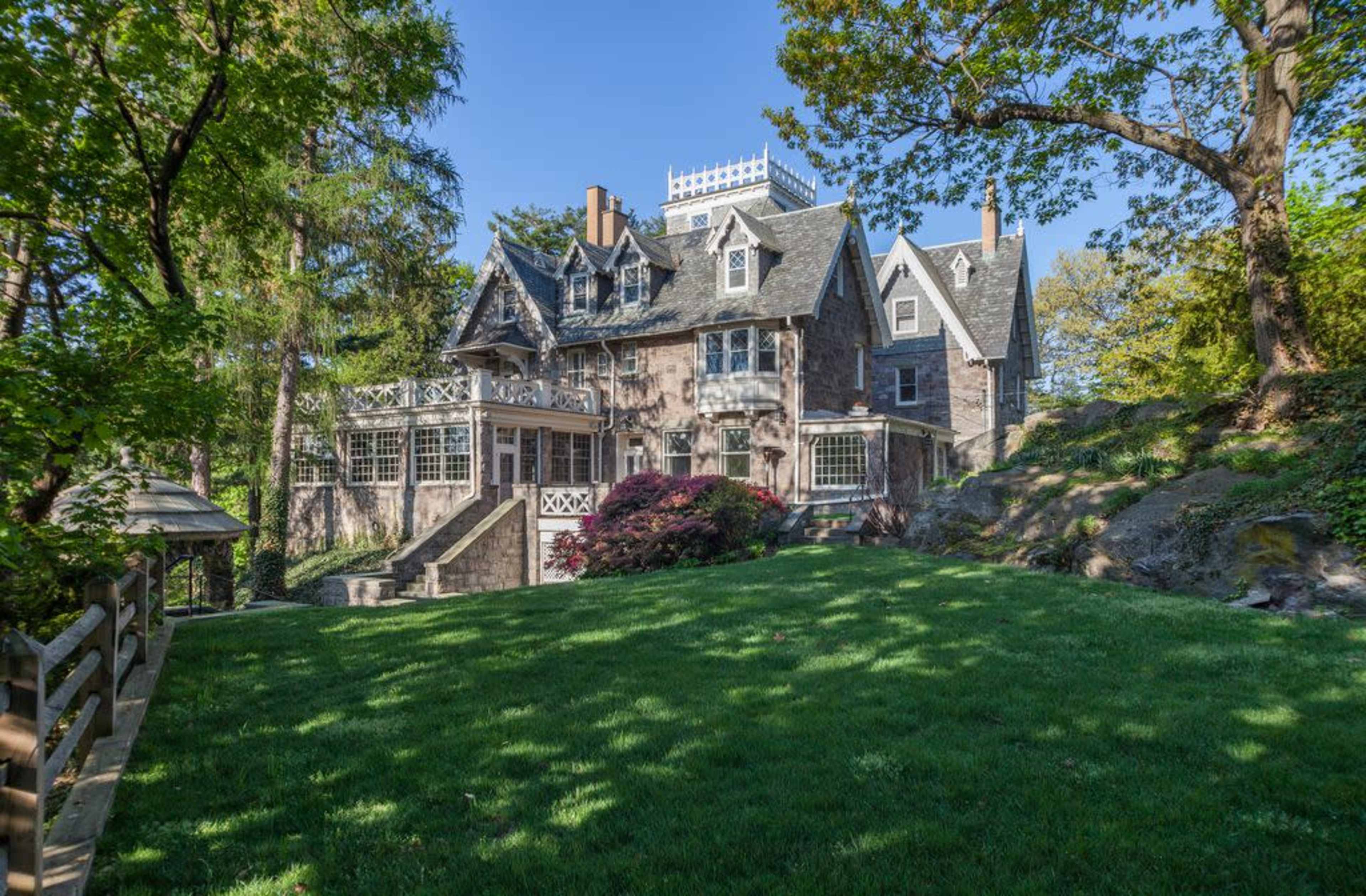 Gilded Age Mansion 15mis from NYC Image in Eastchester, Bronxville, NY