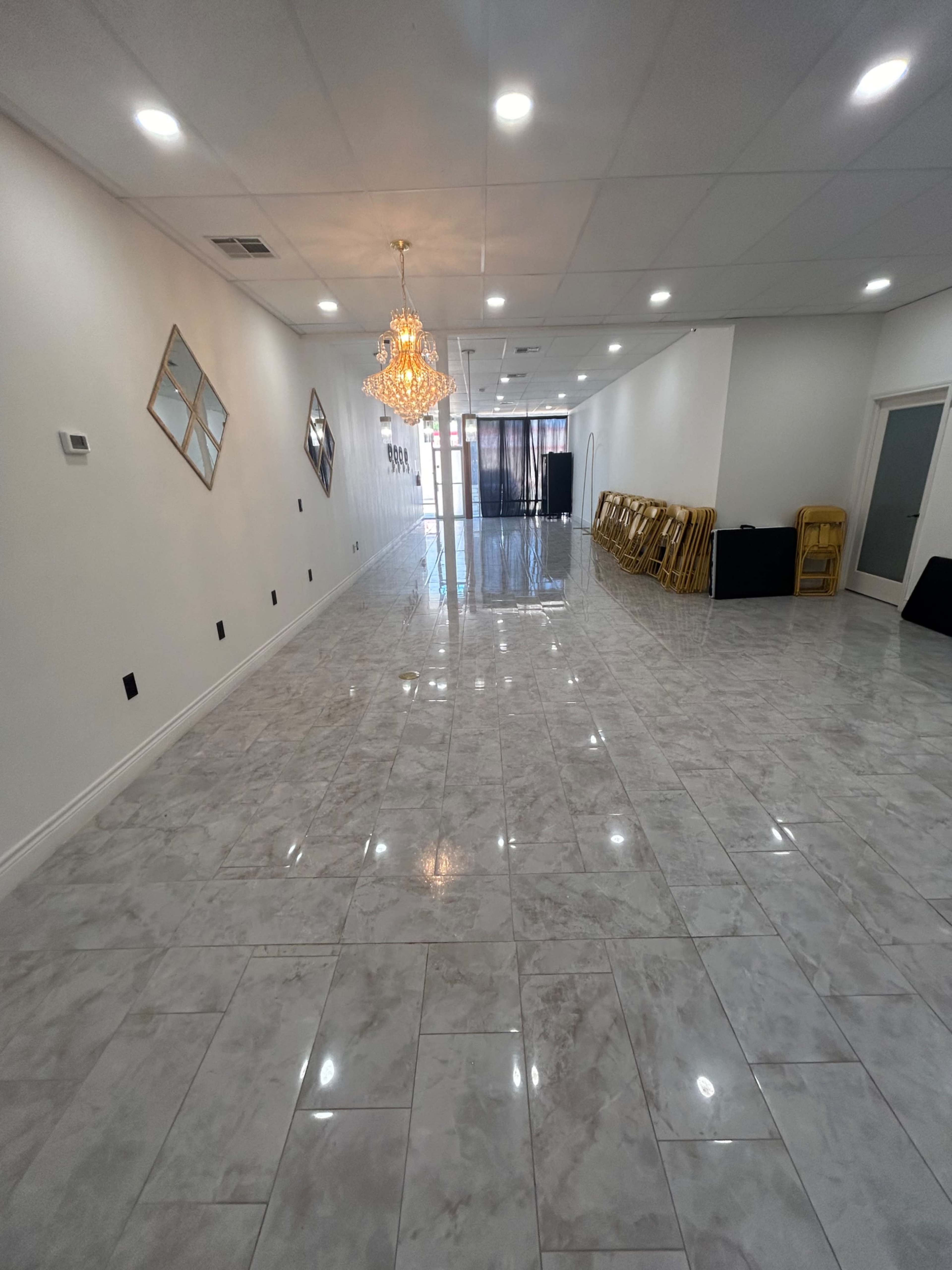 Elegant Event Venue with Tables & Chairs included Image in Houston, Houston, TX